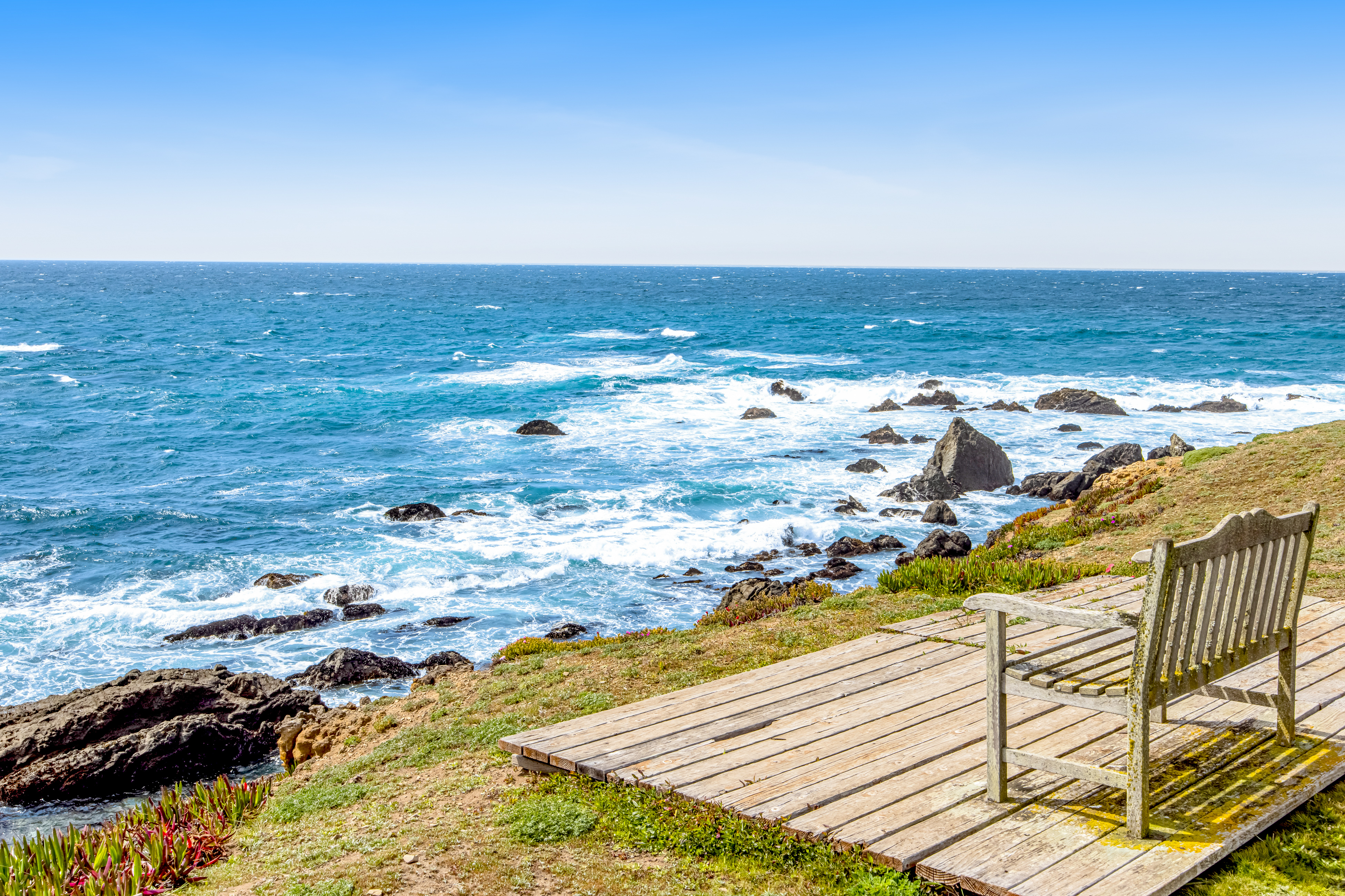 Fort Bragg Oceanfront Home - Hot Tub & Game Room