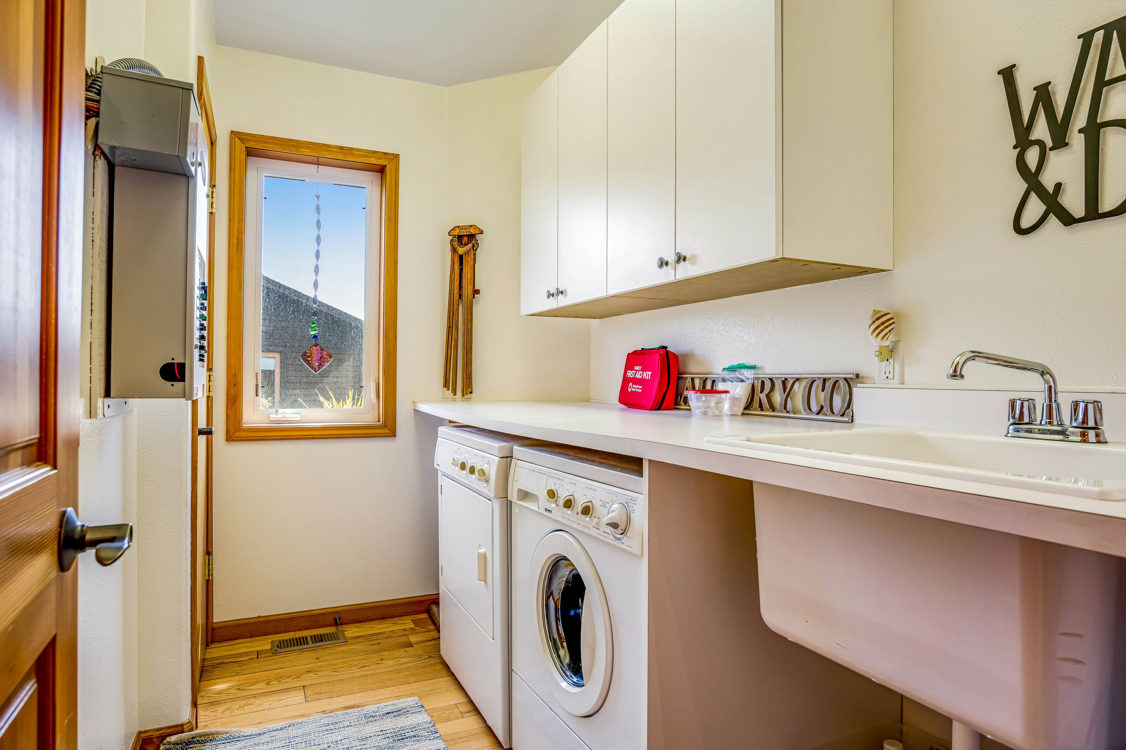 Fort Bragg Oceanfront Home - Hot Tub & Game Room