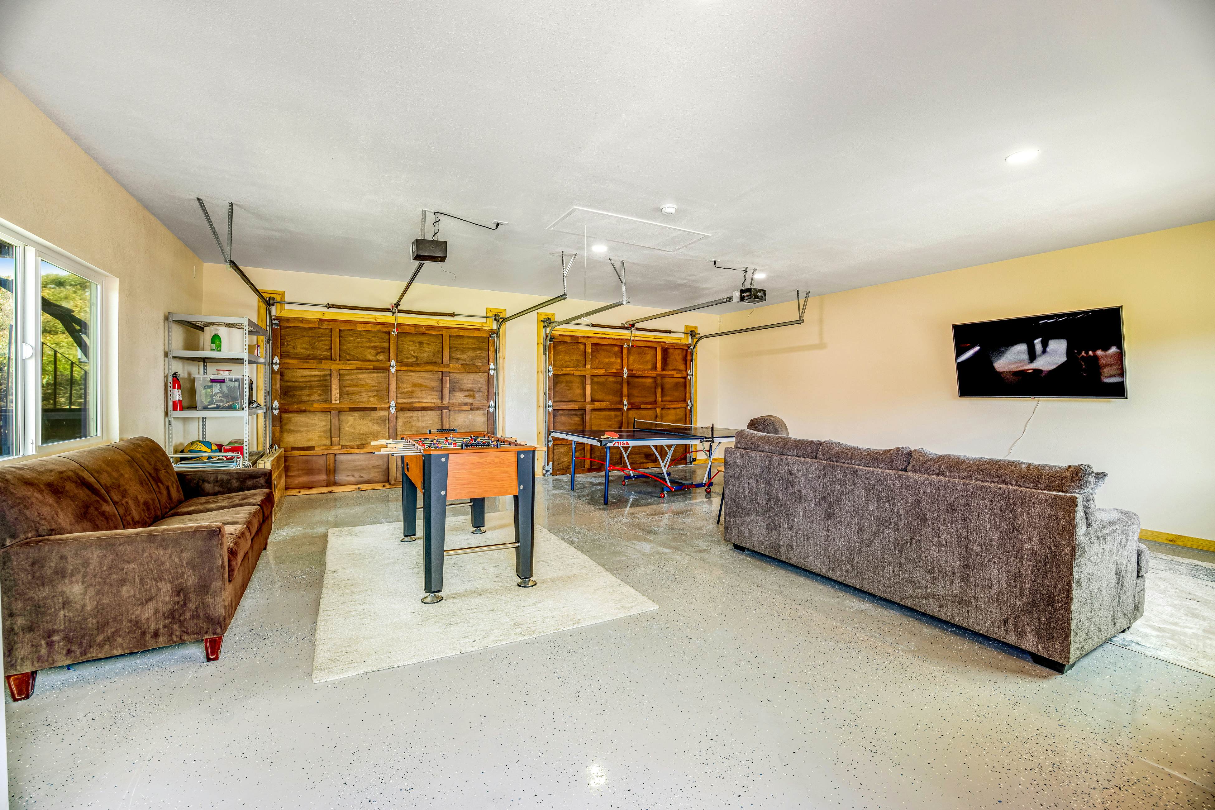 Fort Bragg Oceanfront Home - Hot Tub & Game Room