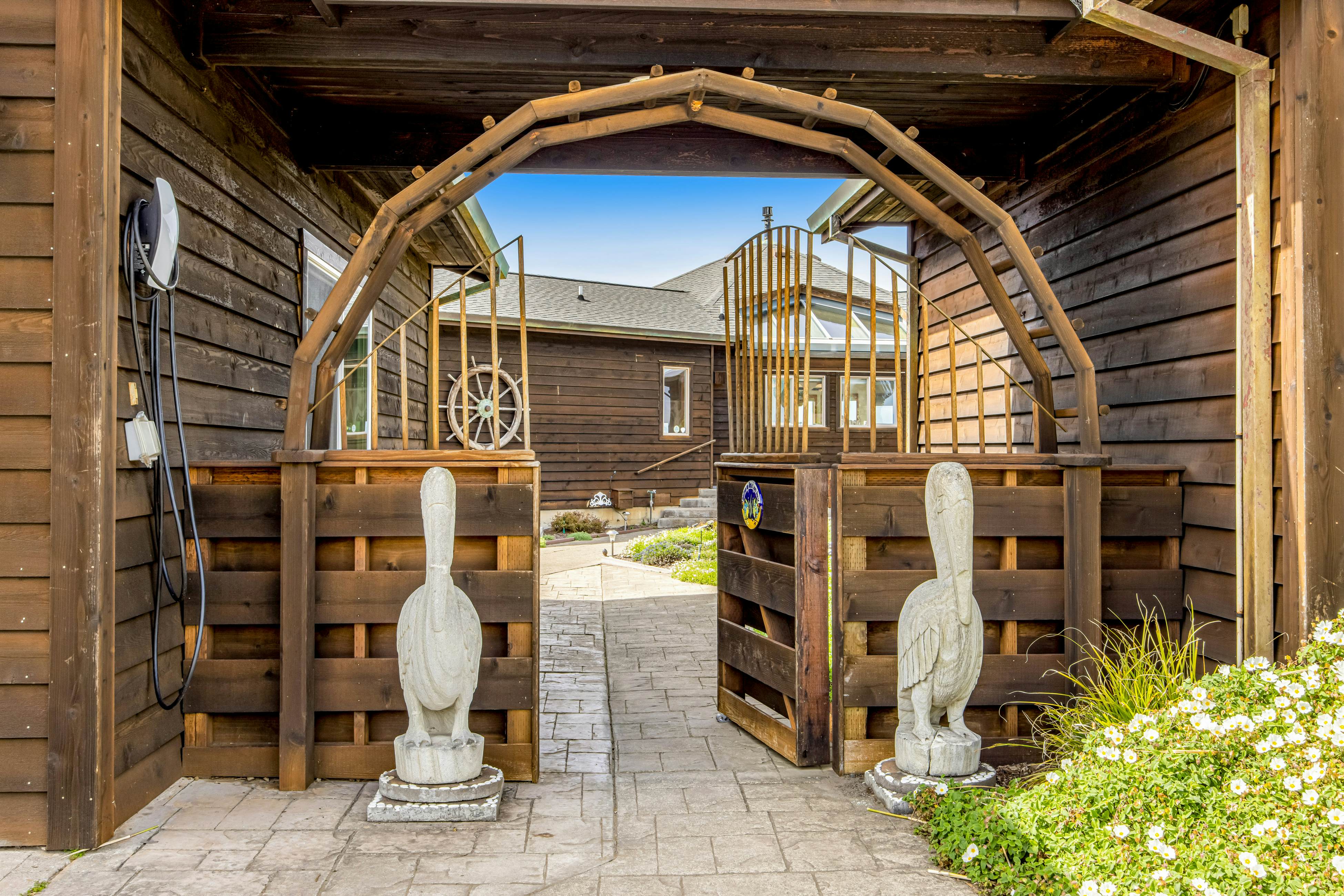 Fort Bragg Oceanfront Home - Hot Tub & Game Room