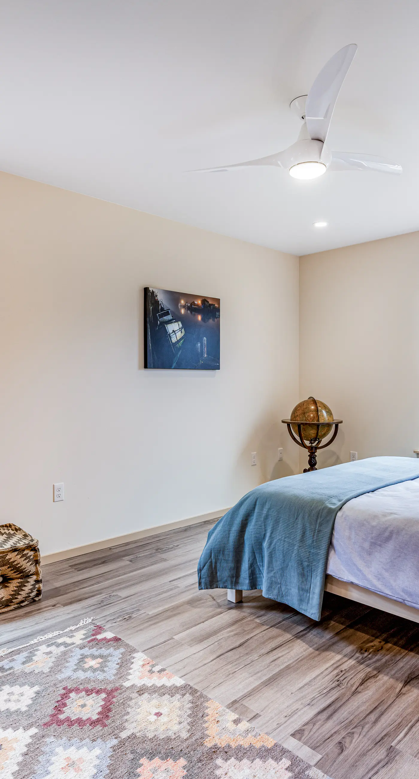 New Home- Minutes from Beach, Foosball, & Yard