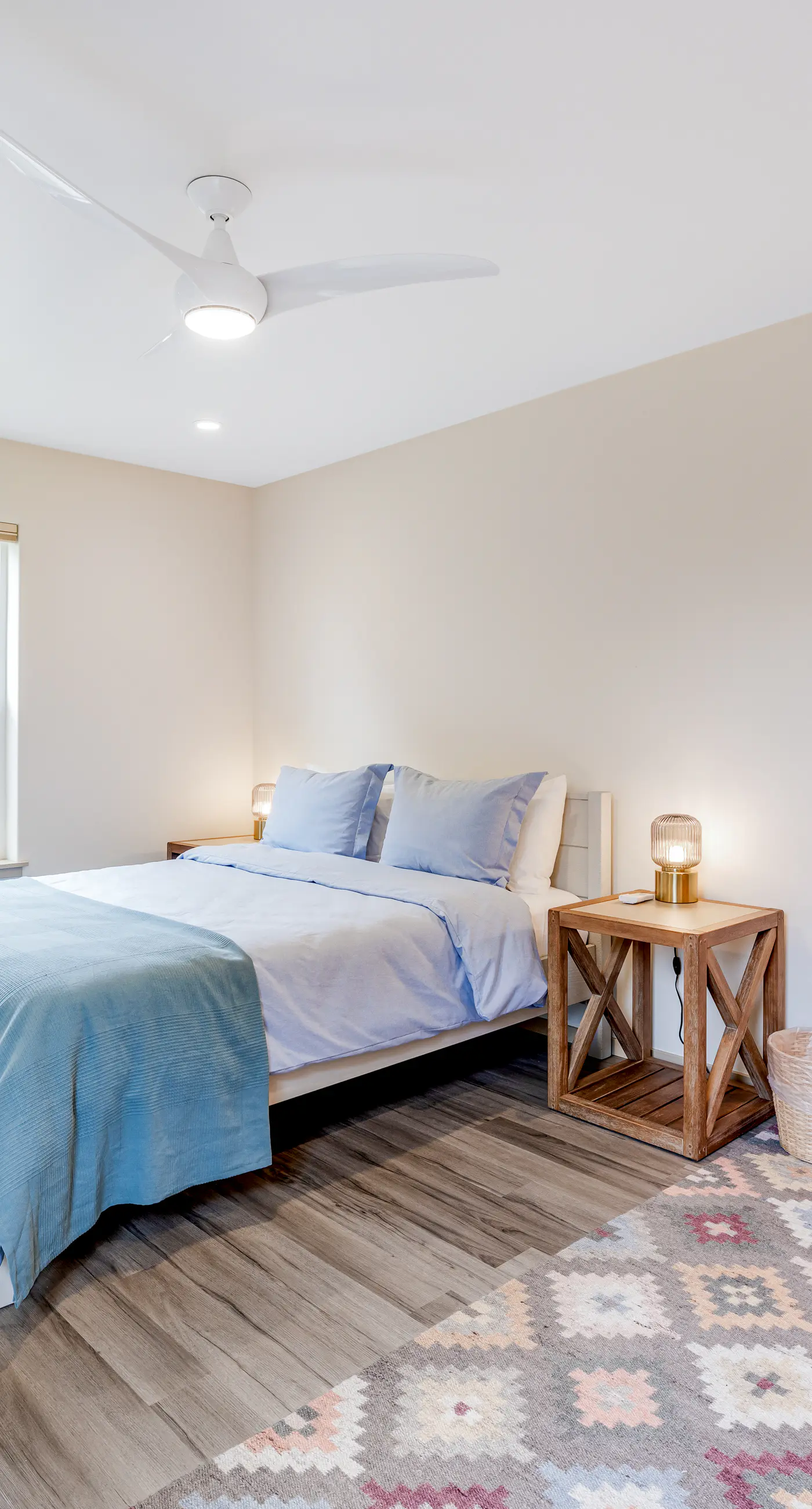 New Home- Minutes from Beach, Foosball, & Yard