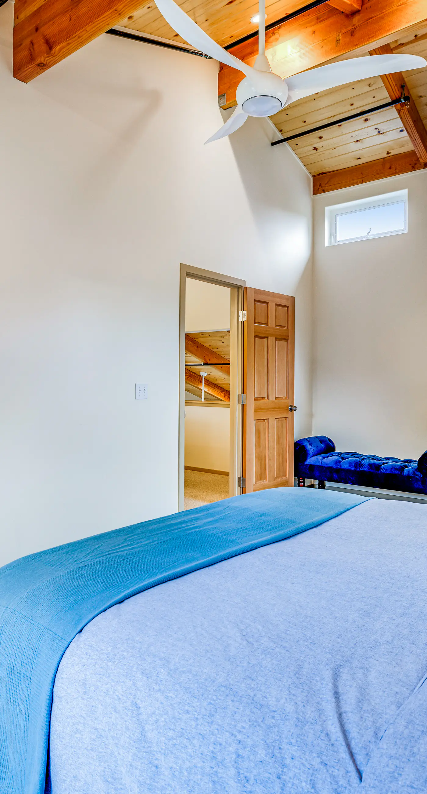 New Home- Minutes from Beach, Foosball, & Yard
