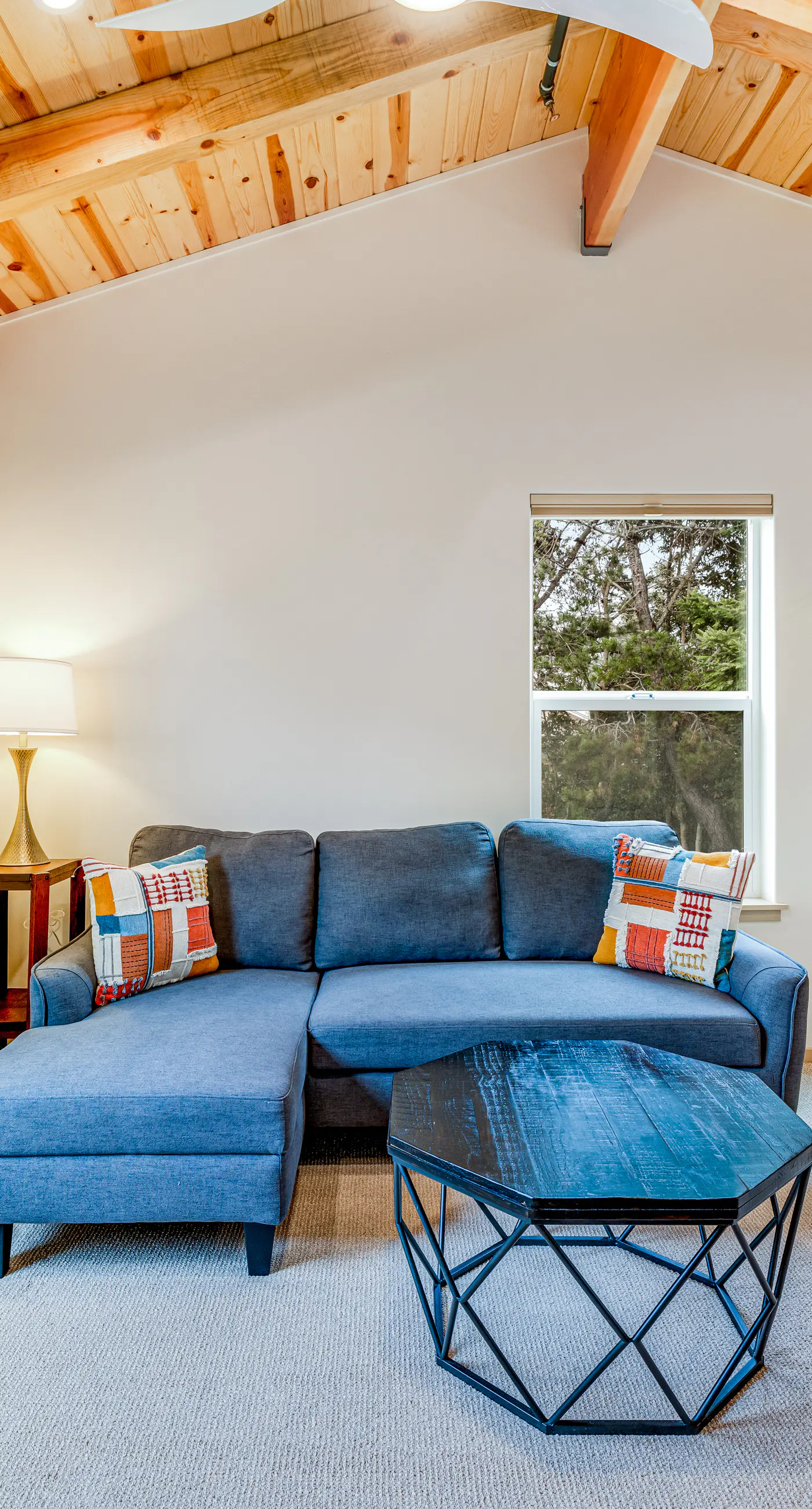 New Home- Minutes from Beach, Foosball, & Yard