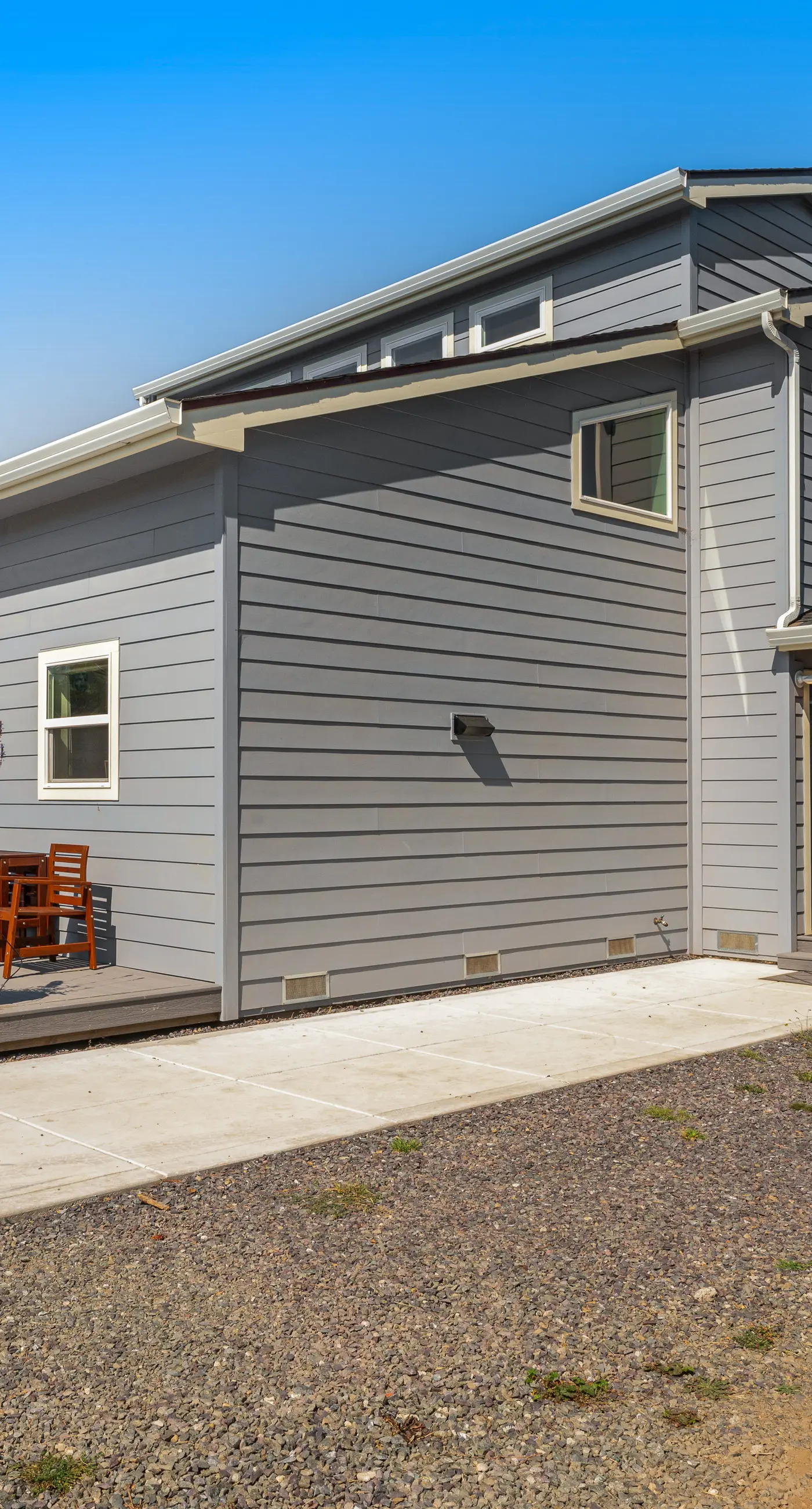 New Home- Minutes from Beach, Foosball, & Yard