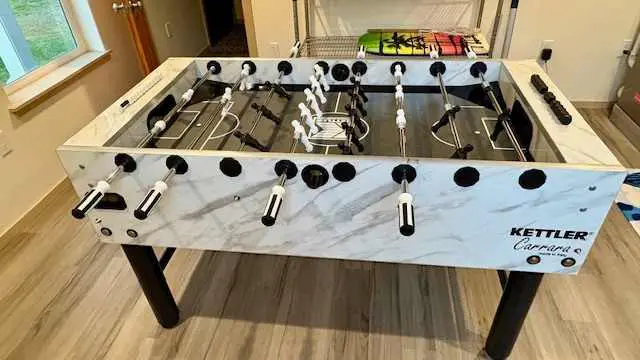 New Home- Minutes from Beach, Foosball, & Yard