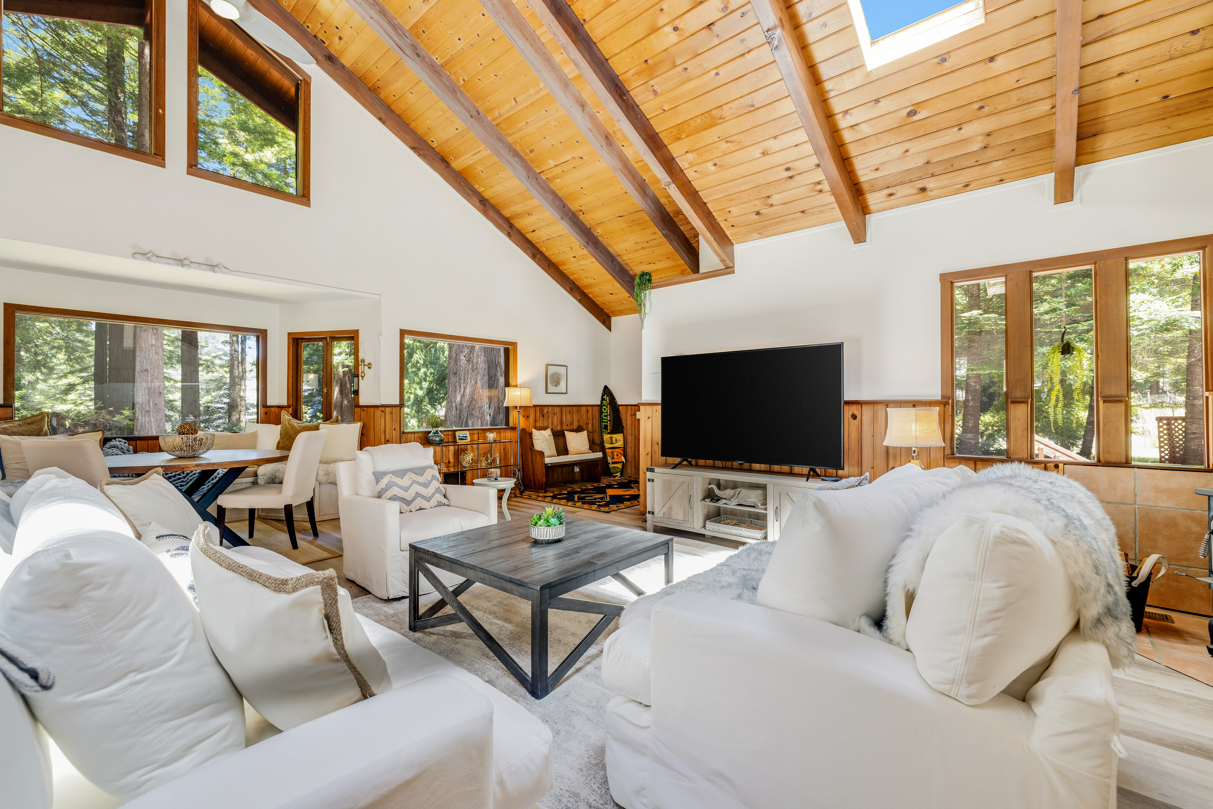 Family Getaway - Hot Tub, Fire Pit & Dog Friendly