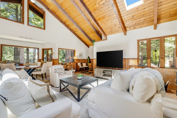 Family Getaway - Hot Tub, Fire Pit & Dog Friendly