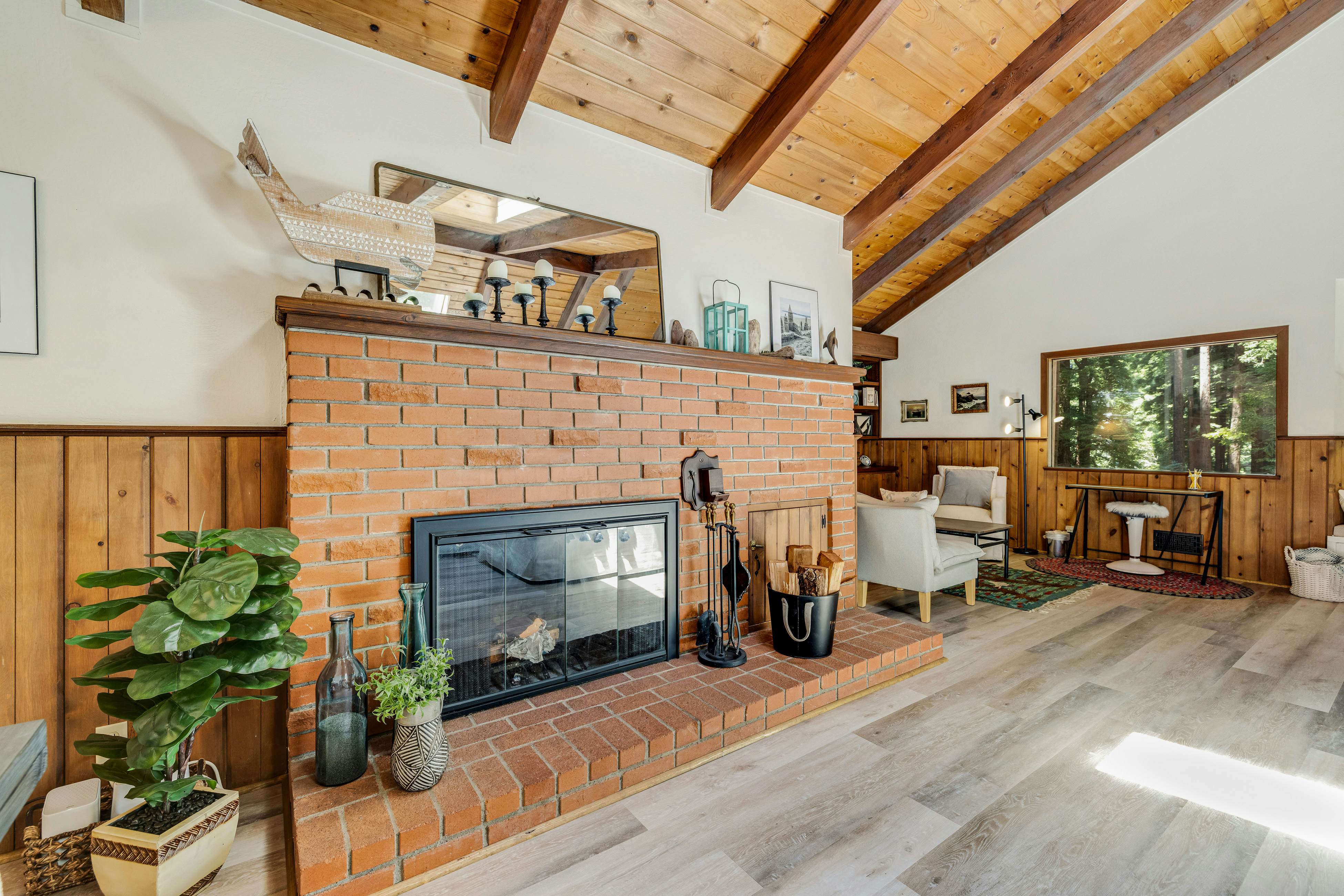 Family Getaway: Hot Tub, Fire Pit & Dog Friendly