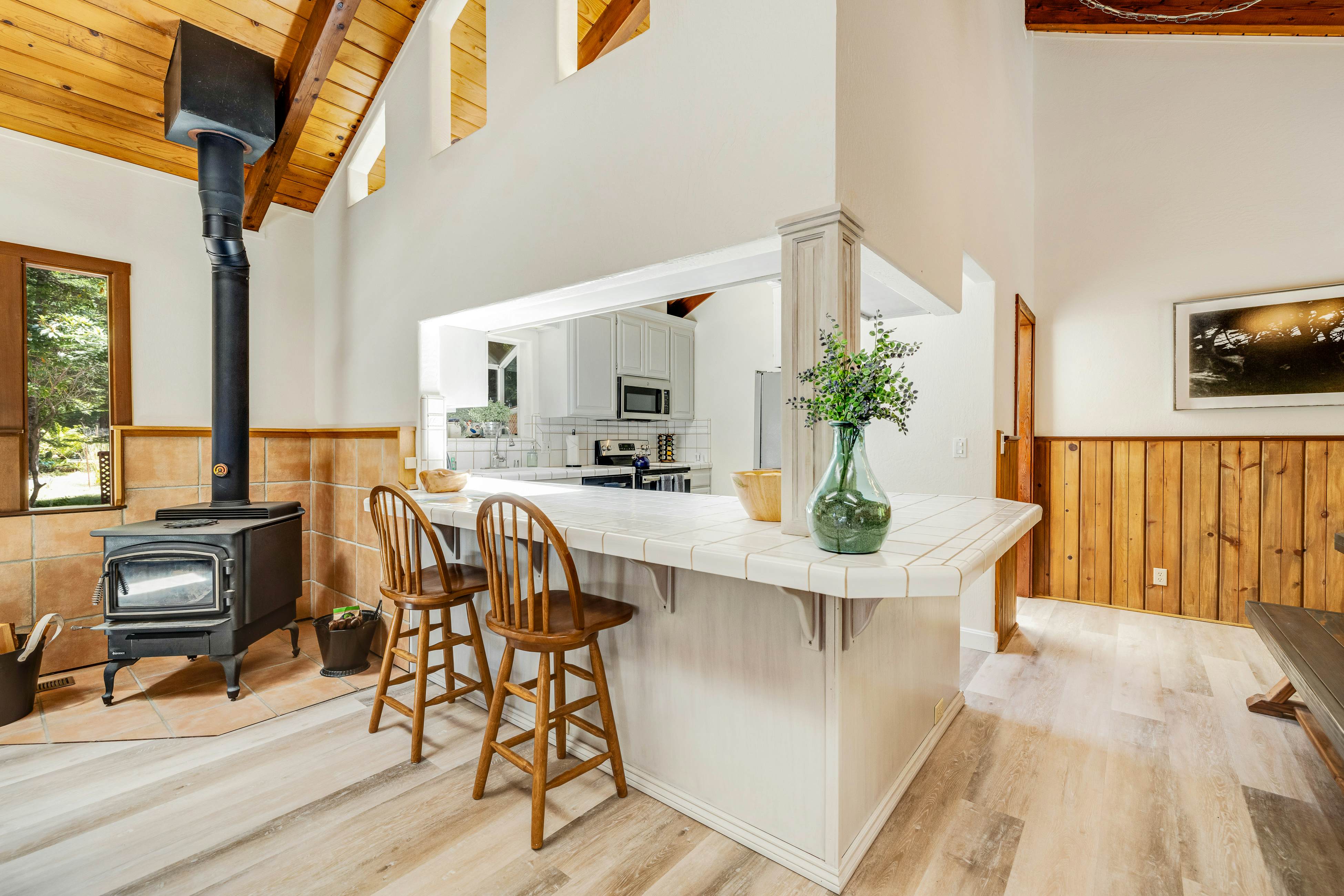 Family Getaway: Hot Tub, Fire Pit & Dog Friendly