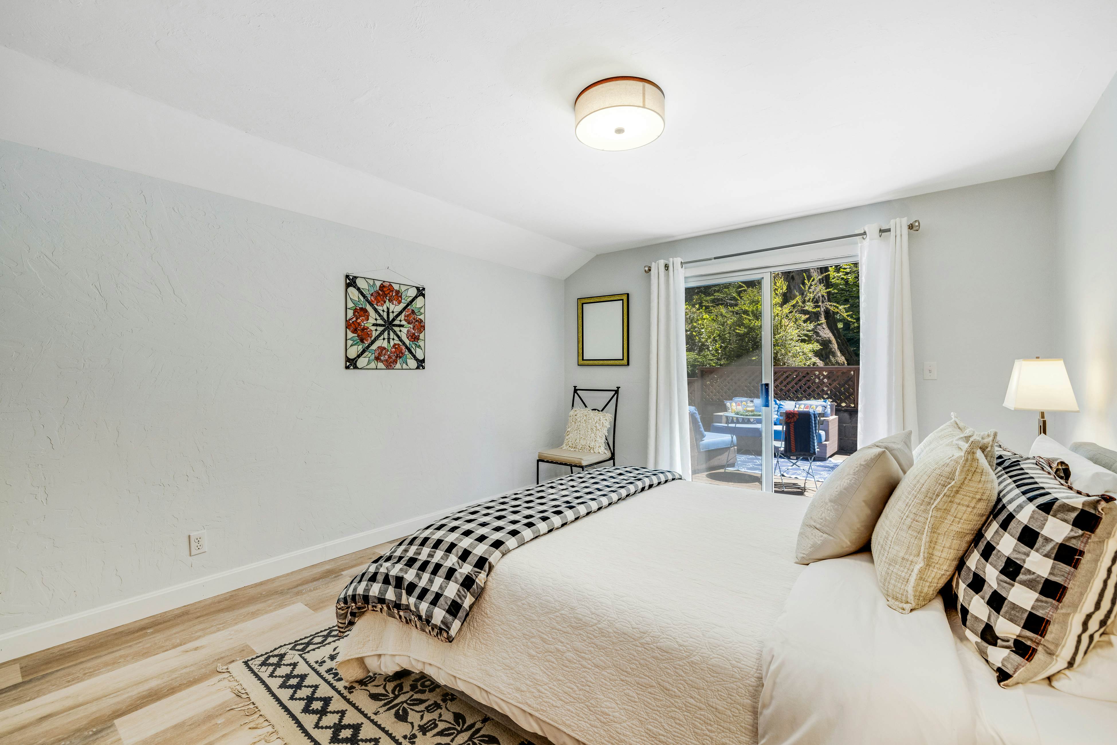 Family Getaway: Hot Tub, Fire Pit & Dog Friendly