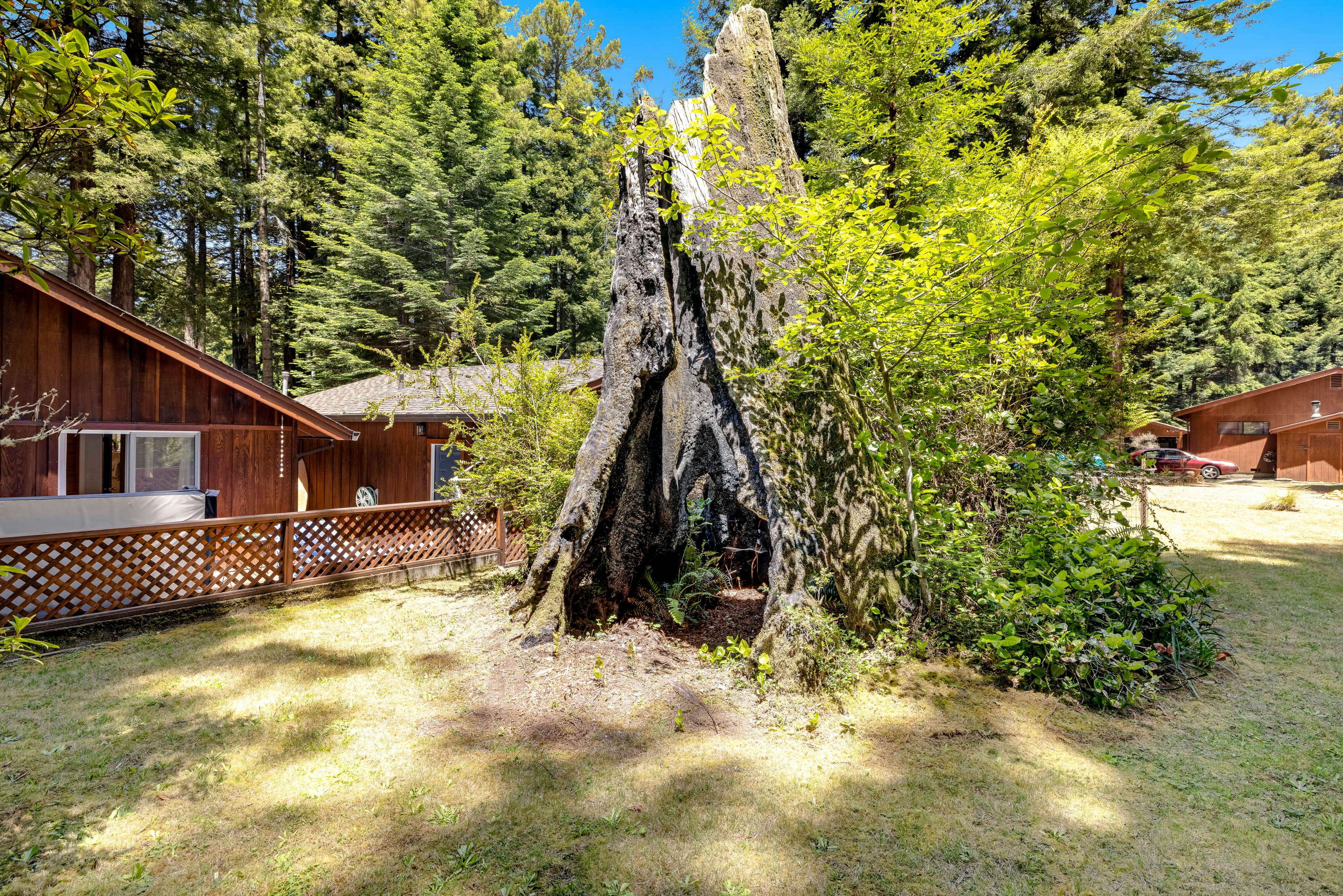 Family Getaway: Hot Tub, Fire Pit & Dog Friendly