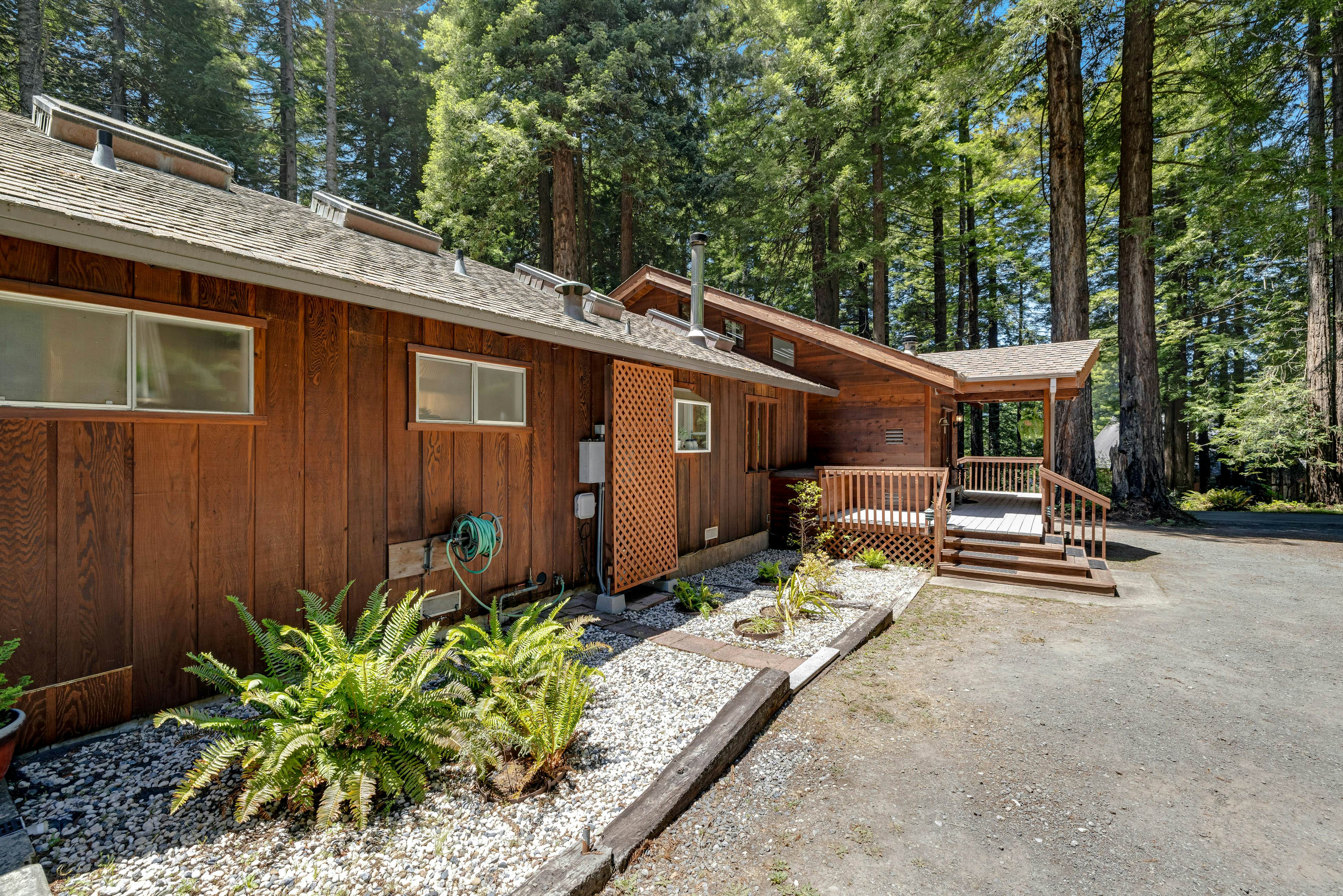 Family Getaway: Hot Tub, Fire Pit & Dog Friendly