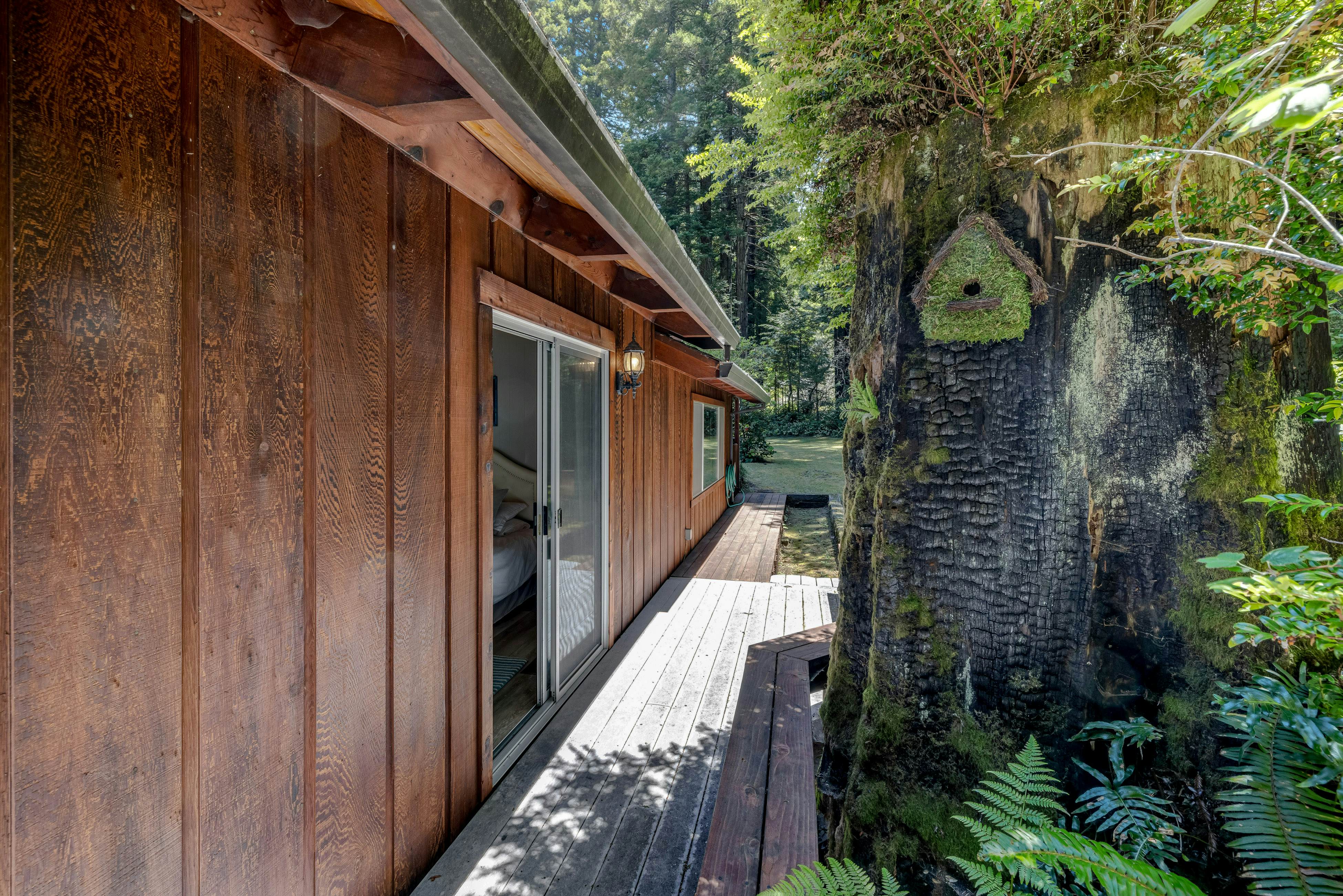 Family Getaway: Hot Tub, Fire Pit & Dog Friendly