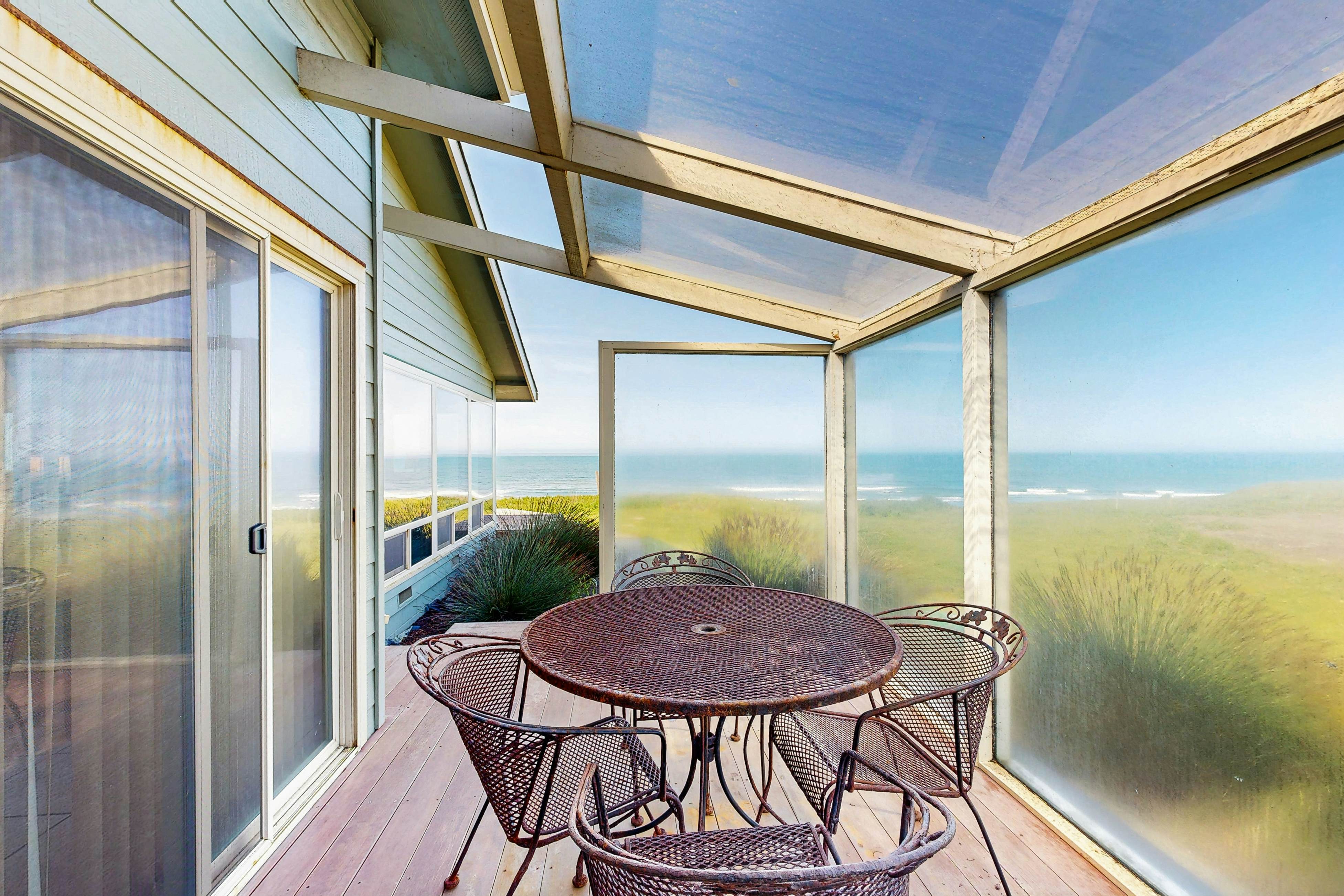 Oceanfront Home on the Bluffs with Hot Tub