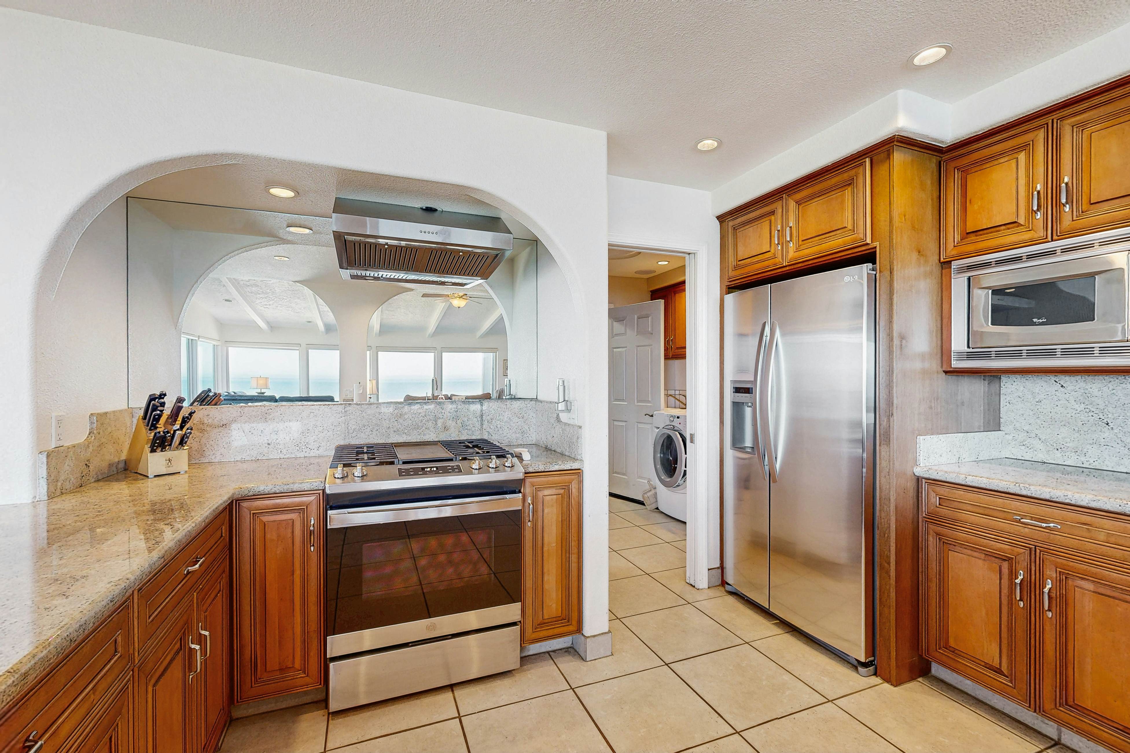 Oceanfront Home on the Bluffs with Hot Tub