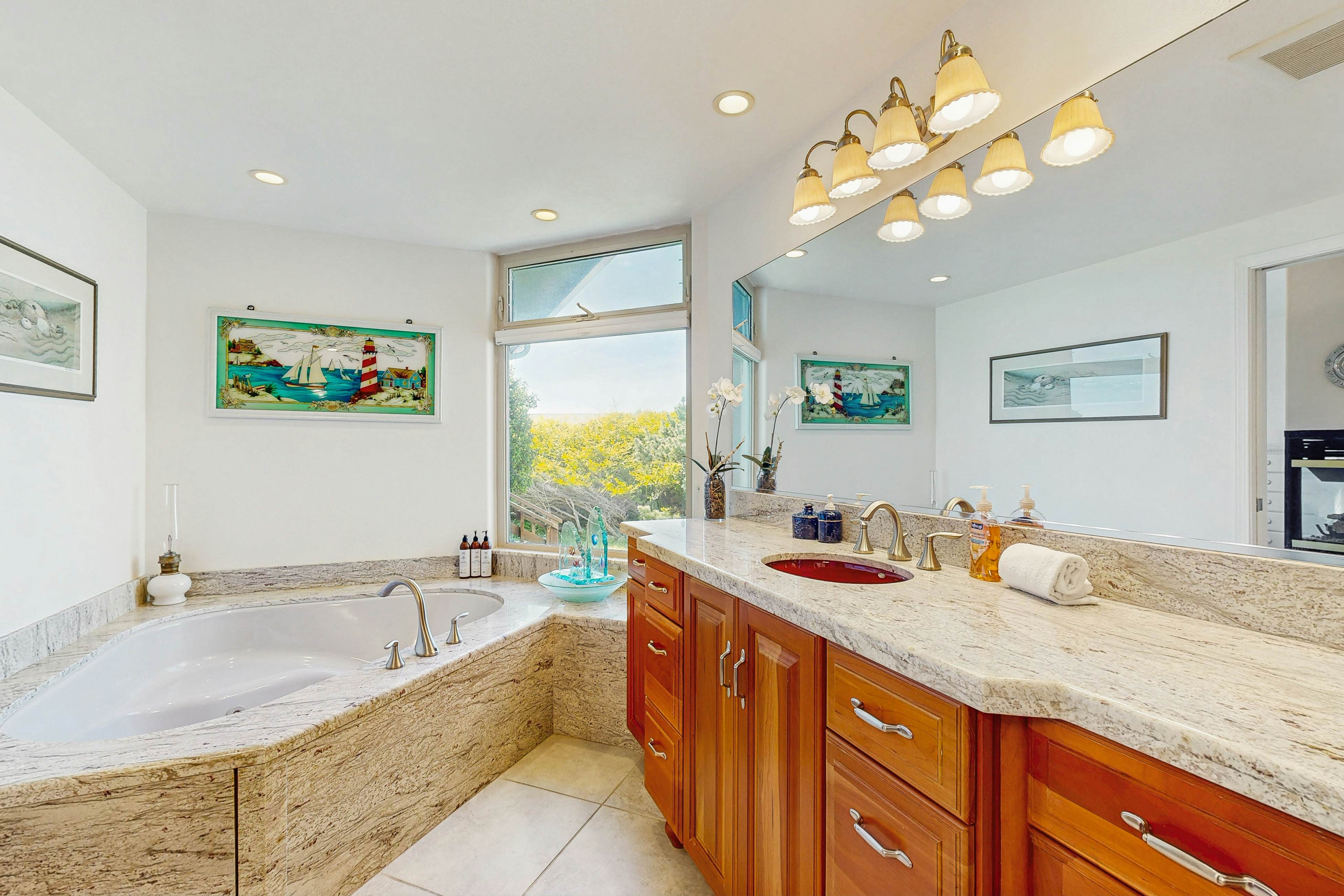 Oceanfront Home on the Bluffs with Hot Tub