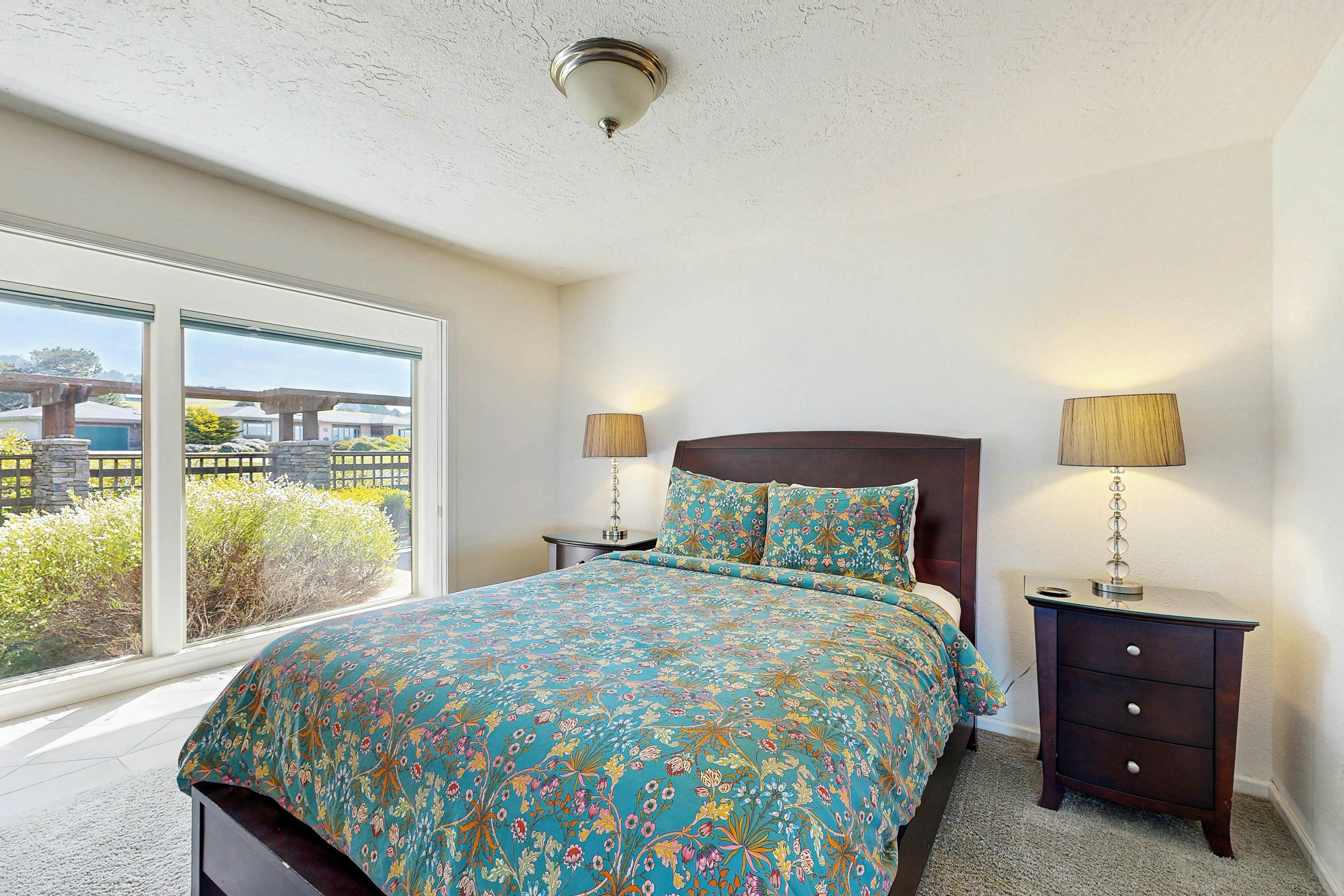 Oceanfront Home on the Bluffs with Hot Tub