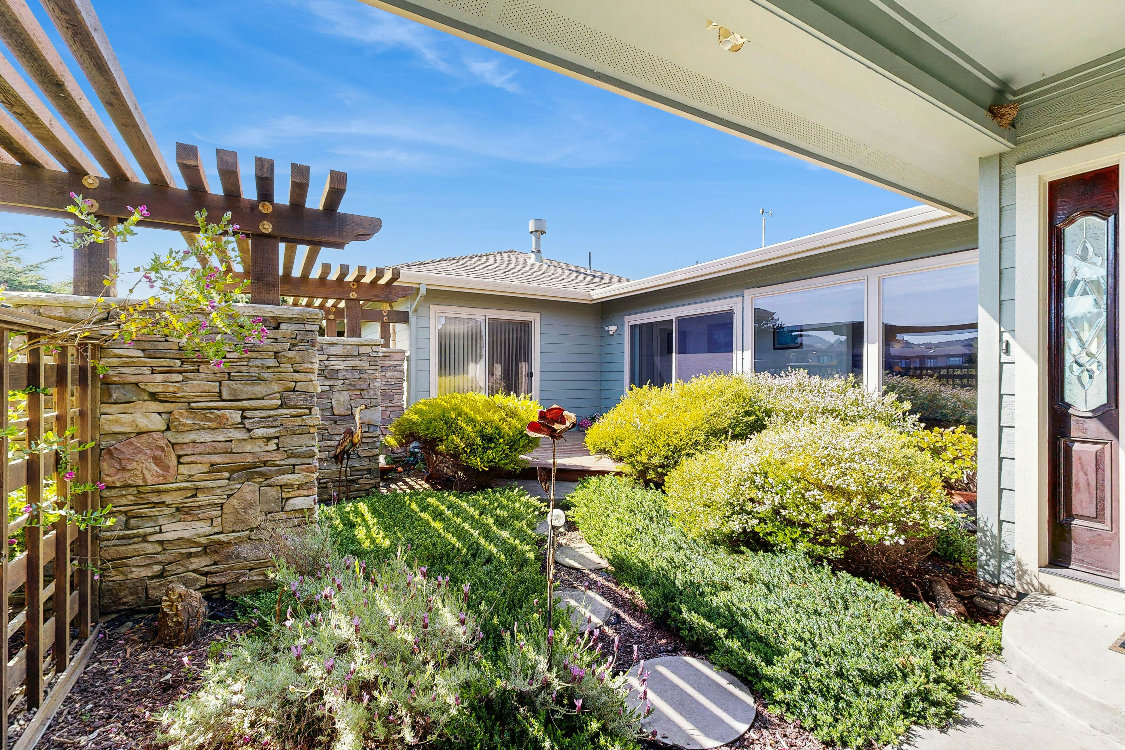 Oceanfront Home on the Bluffs with Hot Tub