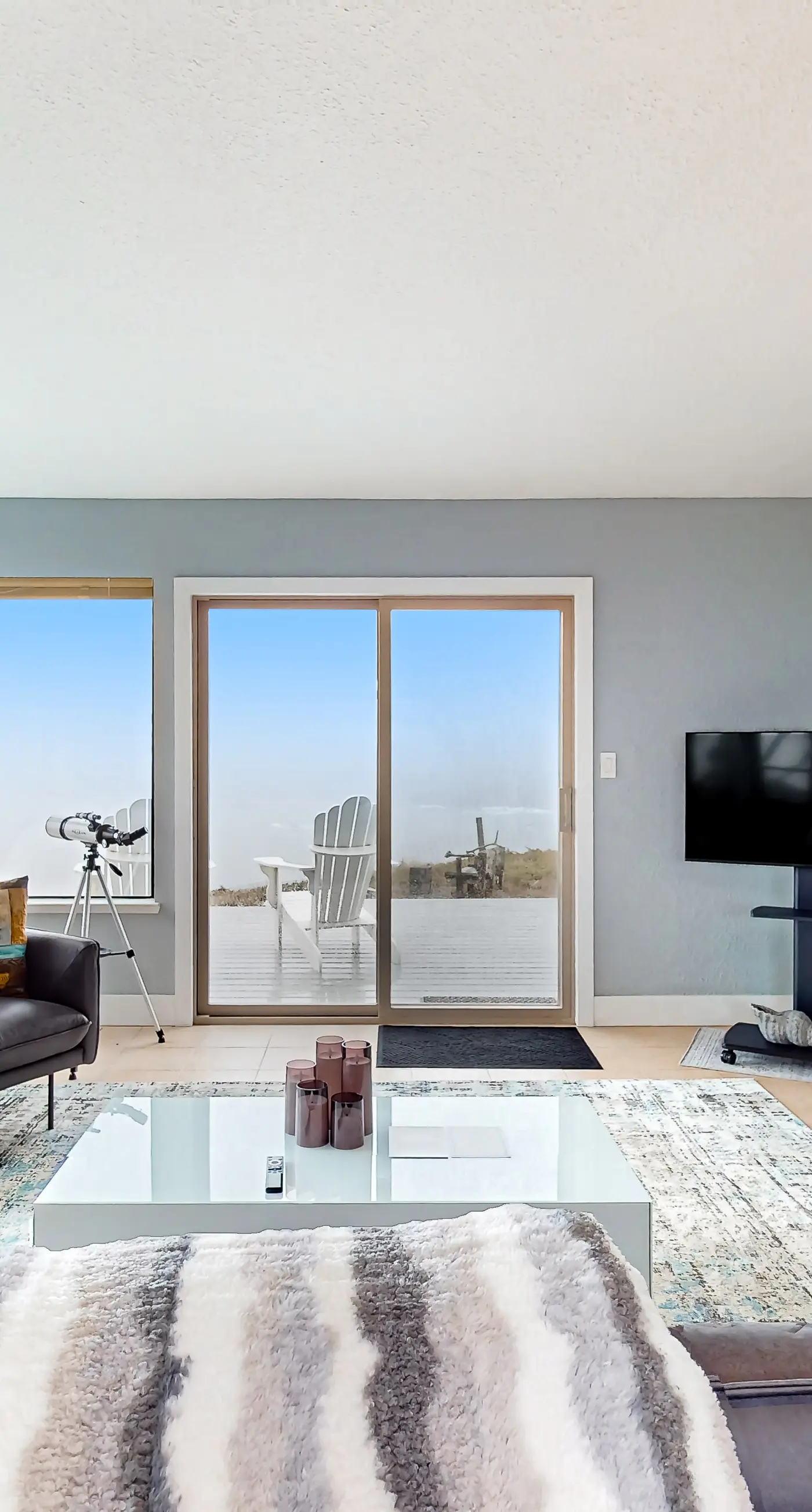 Ocean views with Abundant Wildlife and Hot Tub