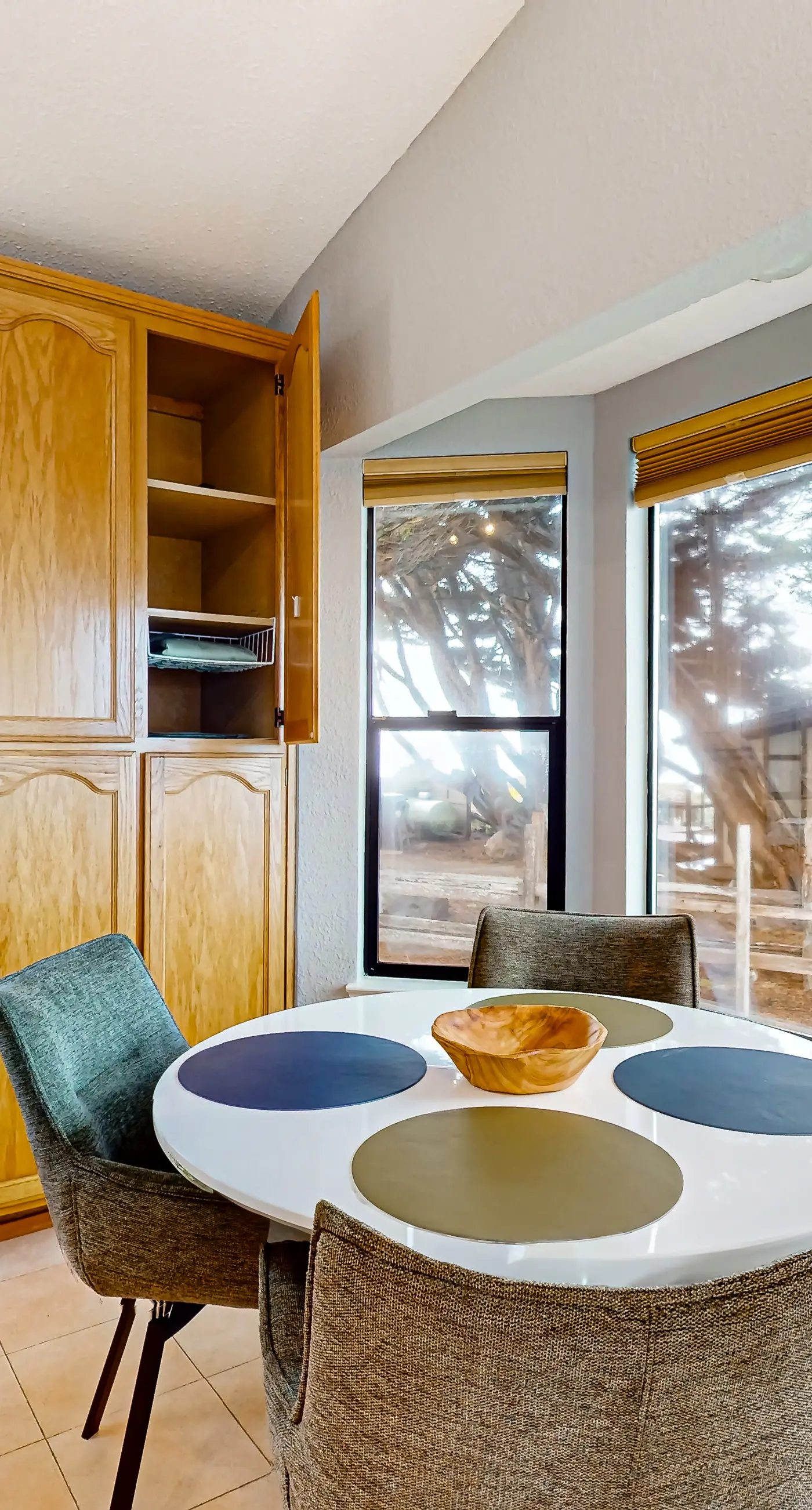 Ocean views with Abundant Wildlife and Hot Tub