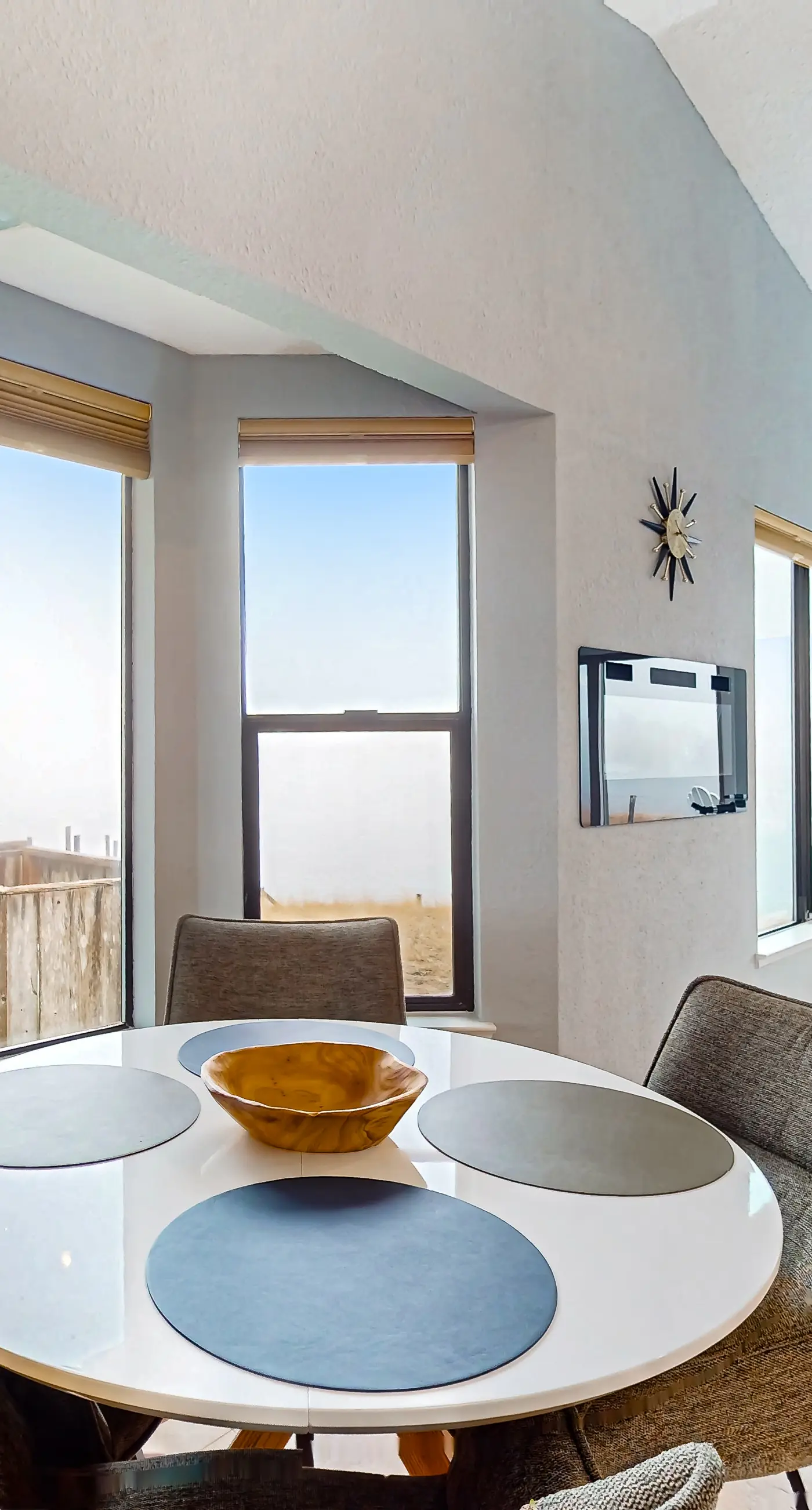 Ocean views with Abundant Wildlife and Hot Tub
