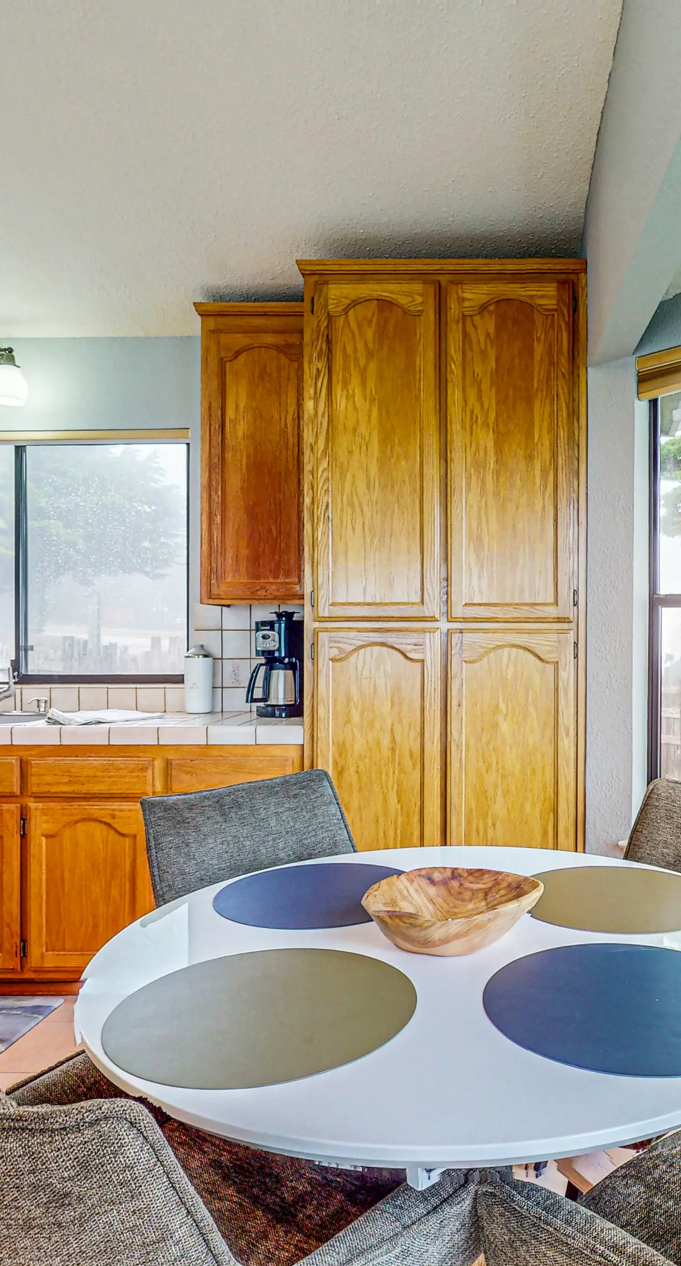 Ocean views with Abundant Wildlife and Hot Tub