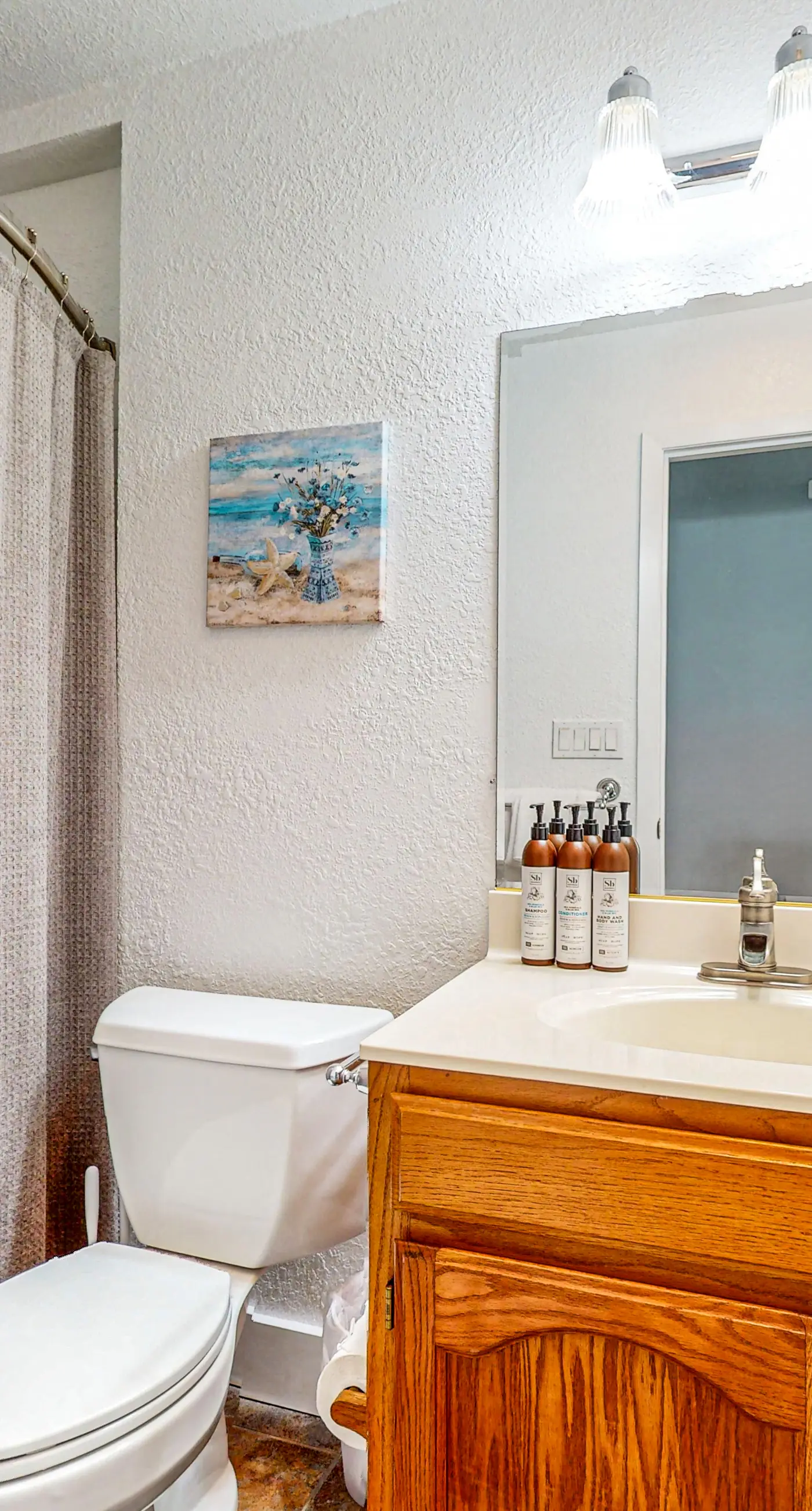 Ocean views with Abundant Wildlife and Hot Tub