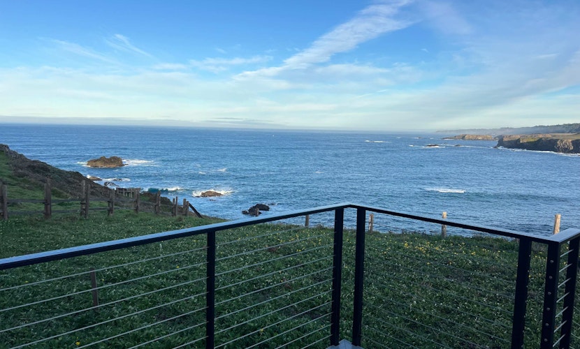 Ocean views with Abundant Wildlife and Hot Tub