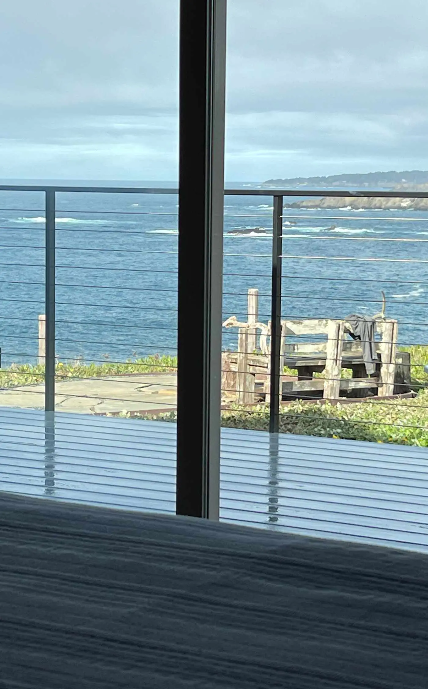 Ocean views with Abundant Wildlife and Hot Tub