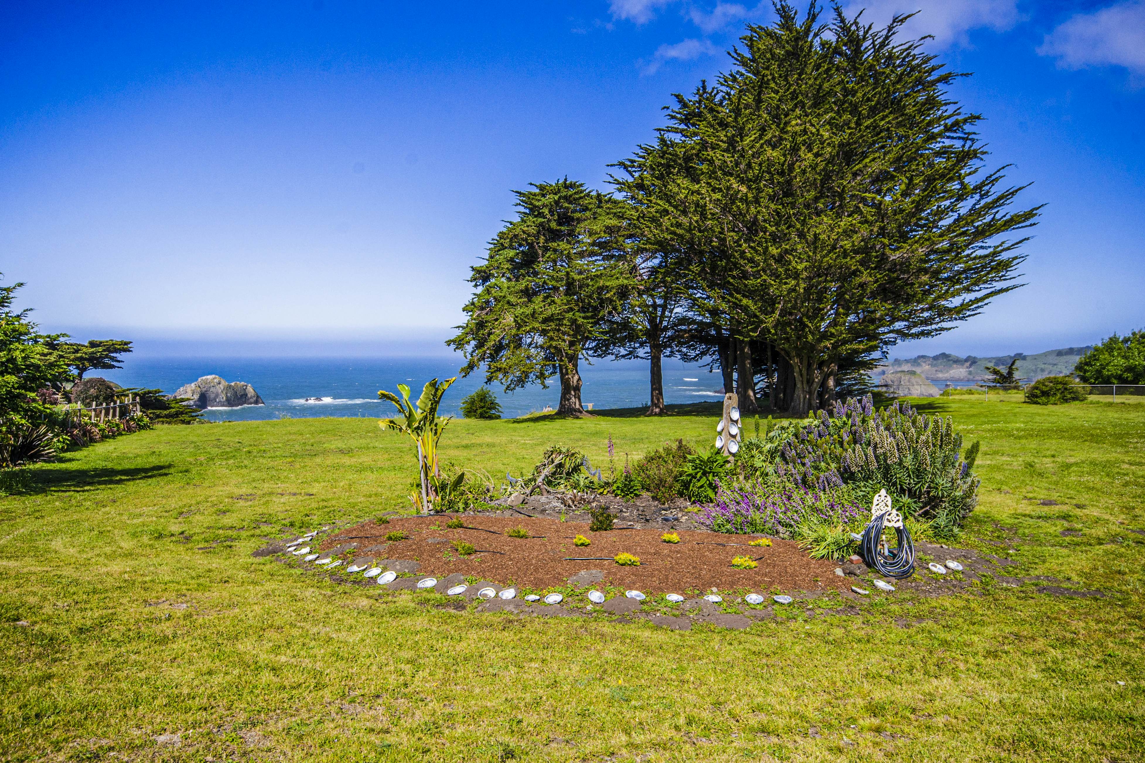Oceanfront home: Hot Tub, Views & Entertainment