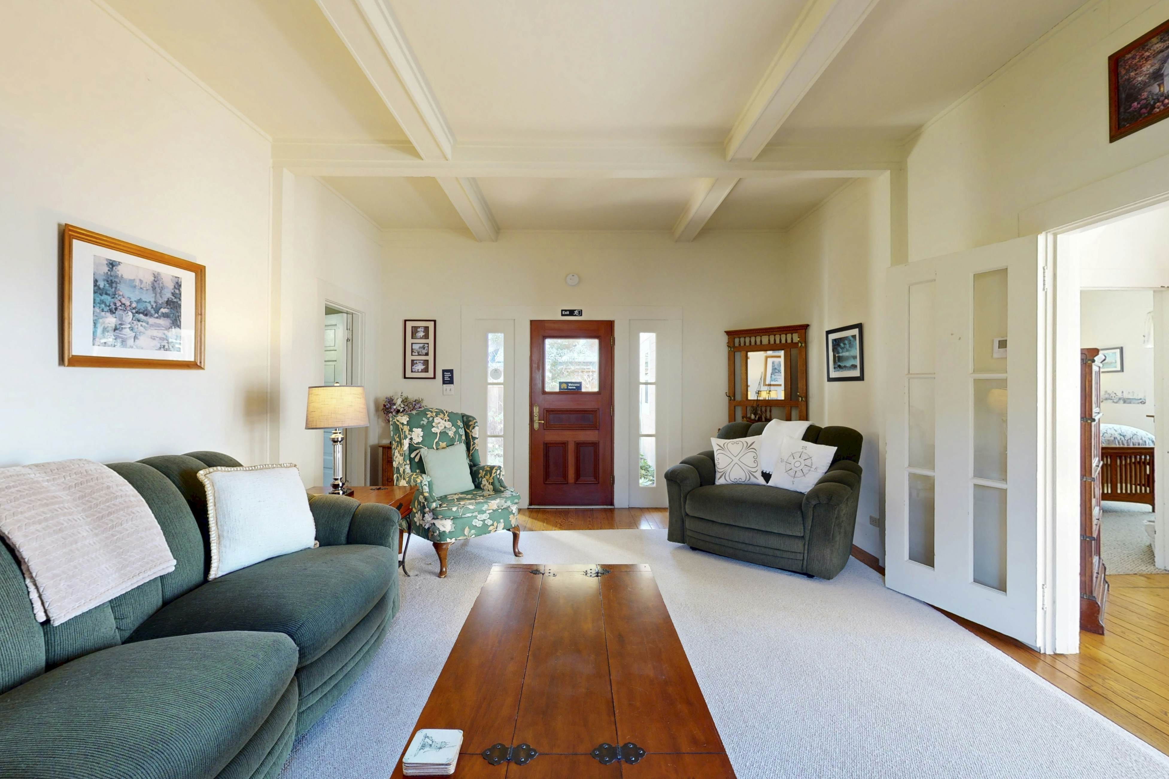 Oceanfront home: Hot Tub, Views & Entertainment