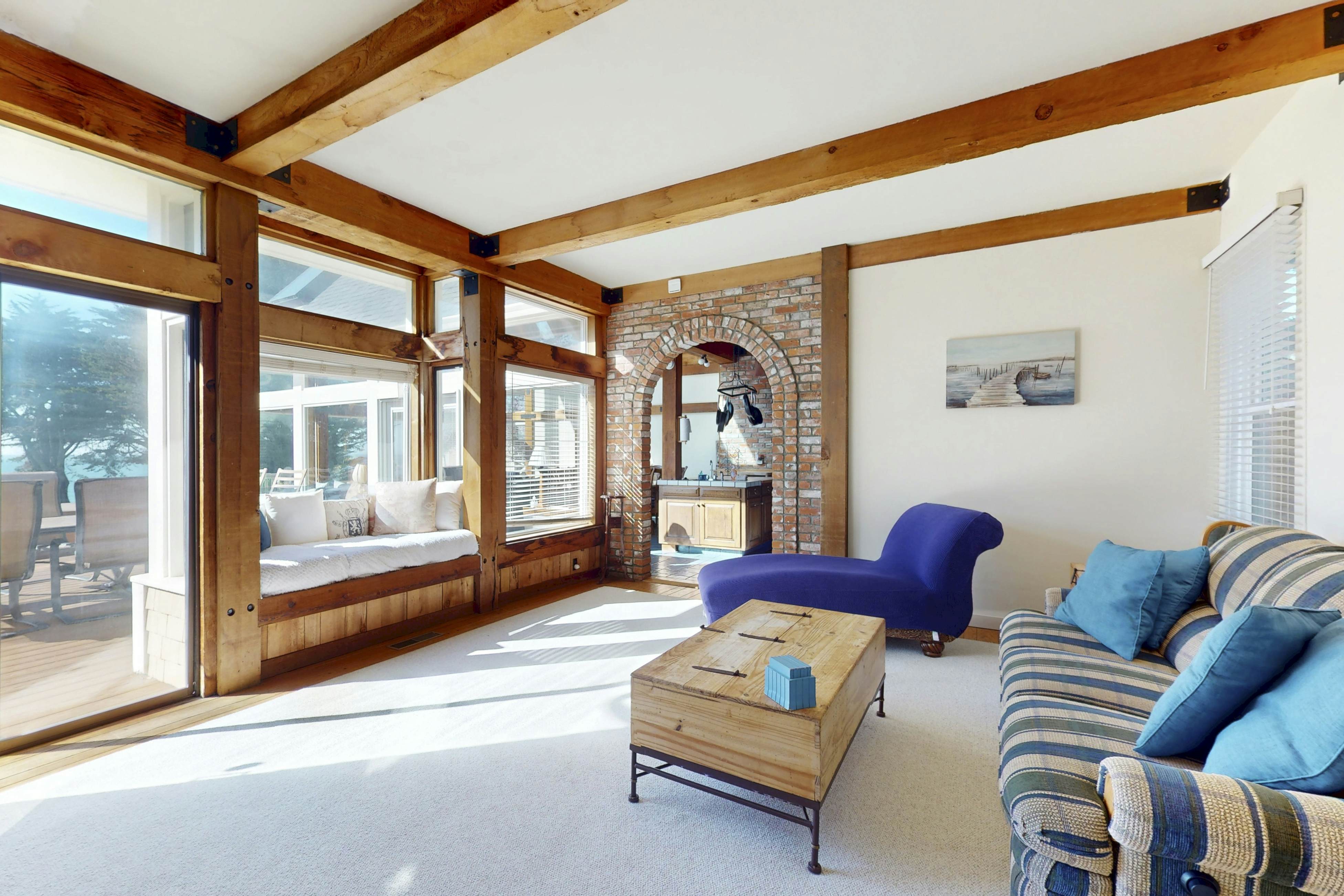 Oceanfront home: Hot Tub, Views & Entertainment