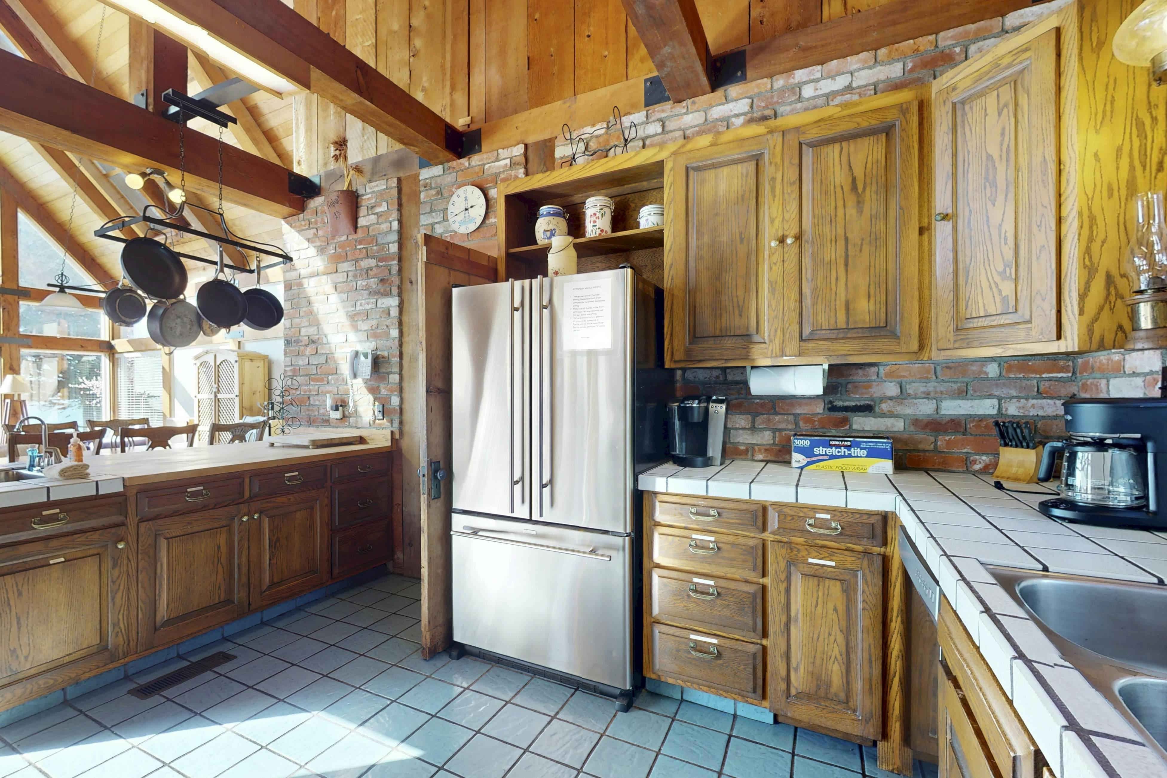 Oceanfront home: Hot Tub, Views & Entertainment