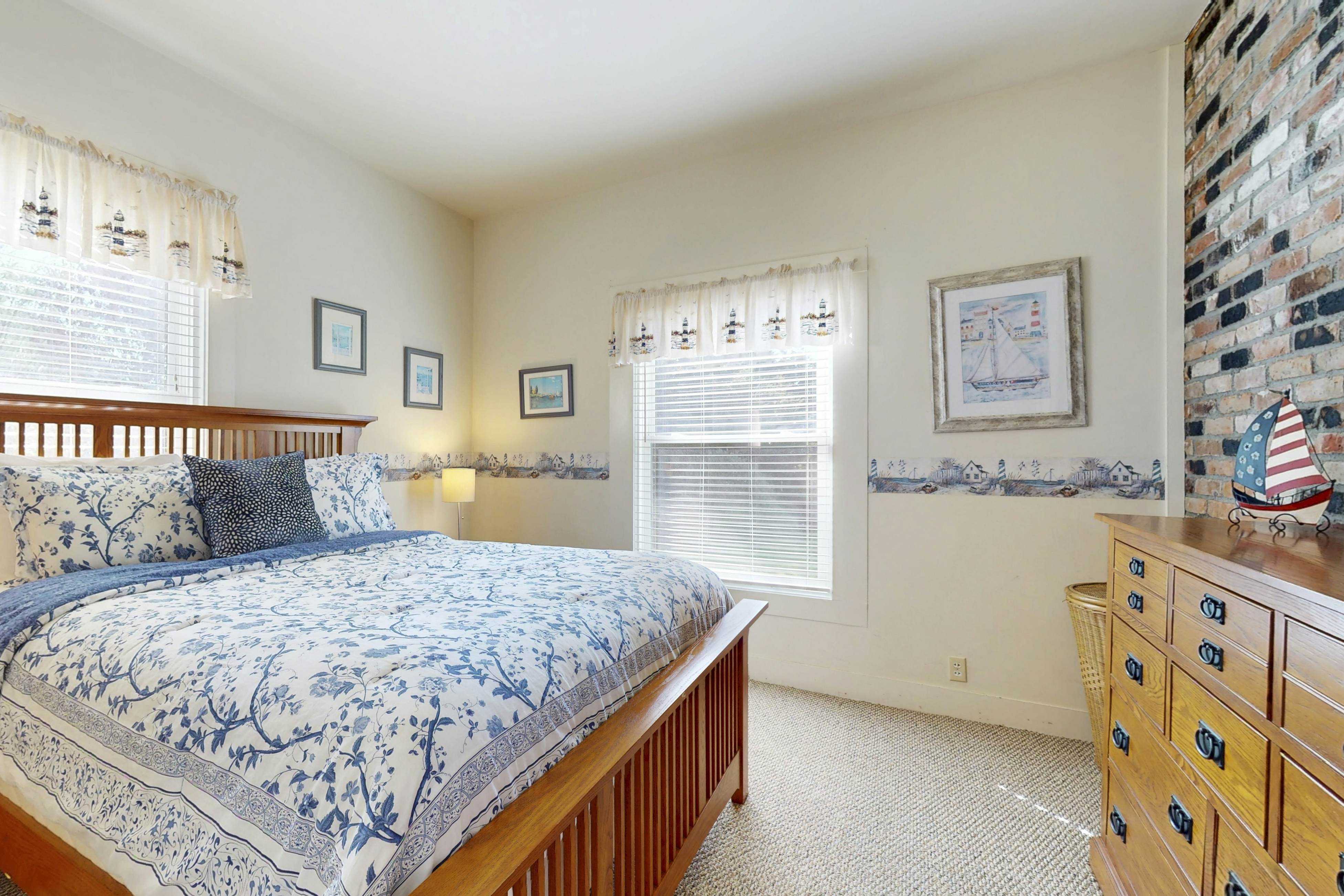 Oceanfront home: Hot Tub, Views & Entertainment