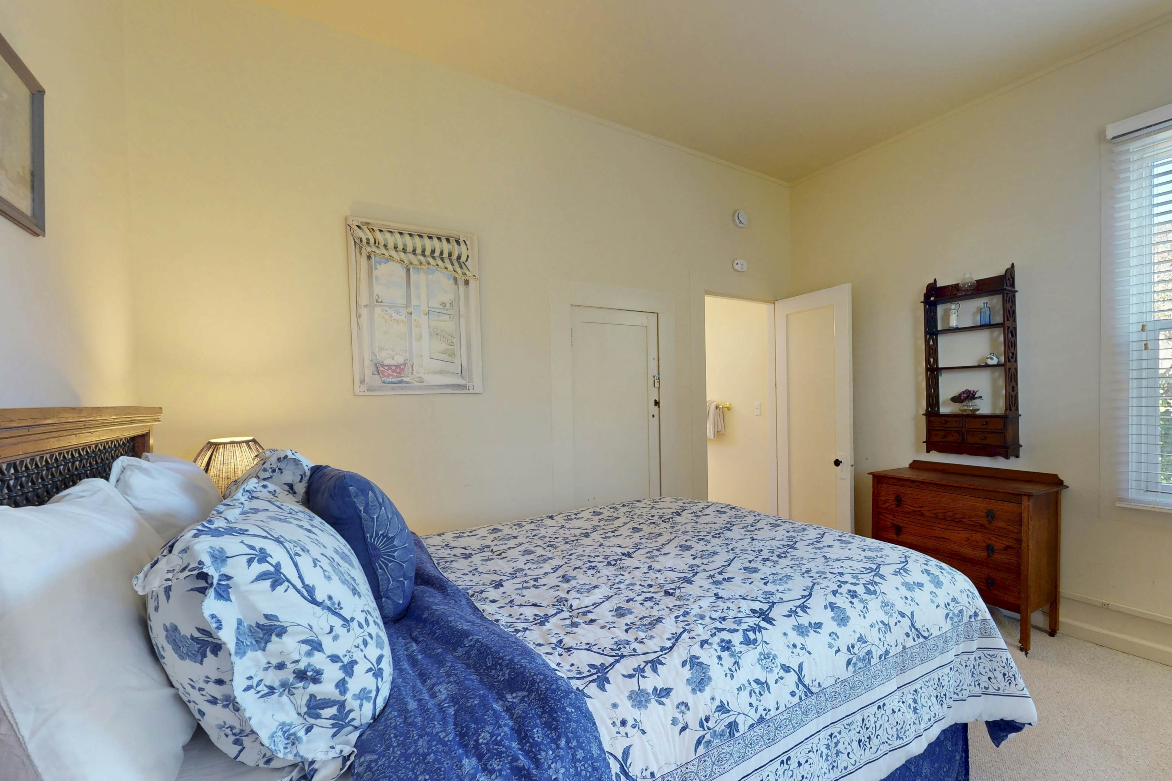 Oceanfront home: Hot Tub, Views & Entertainment