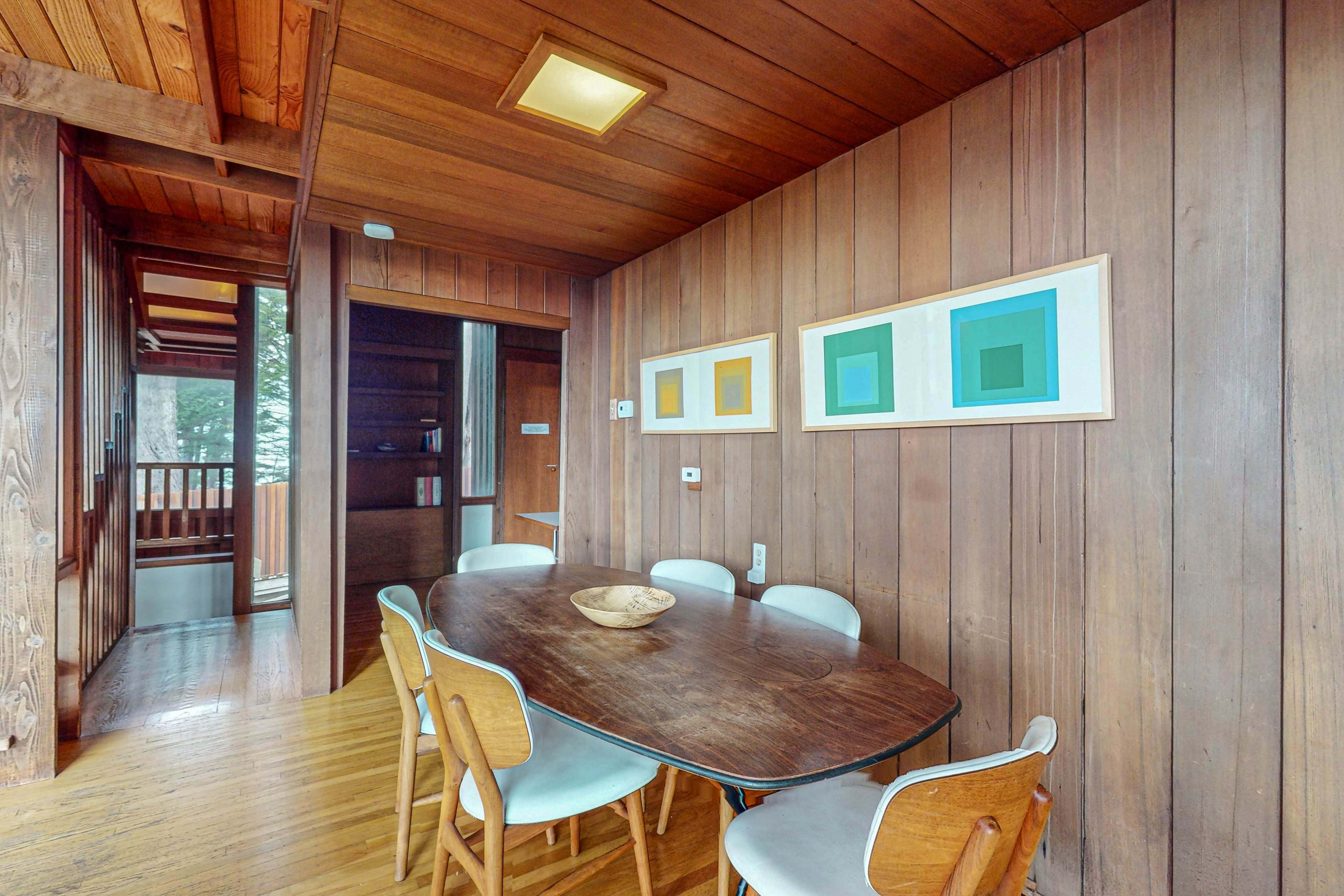 Oceanfront Elk House: Bluff View, Deck, Near beach