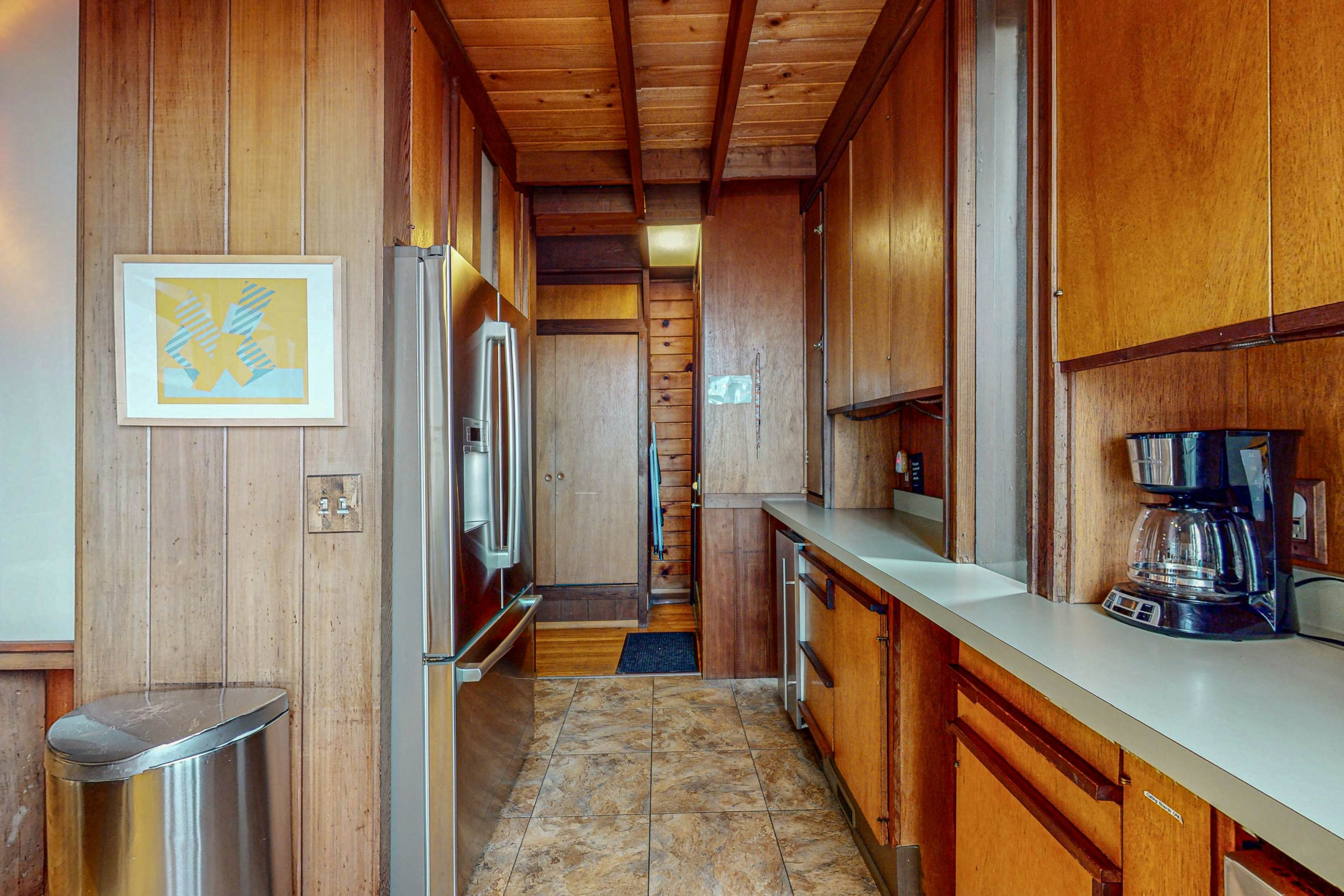 Oceanfront Elk House: Bluff View, Deck, Near beach