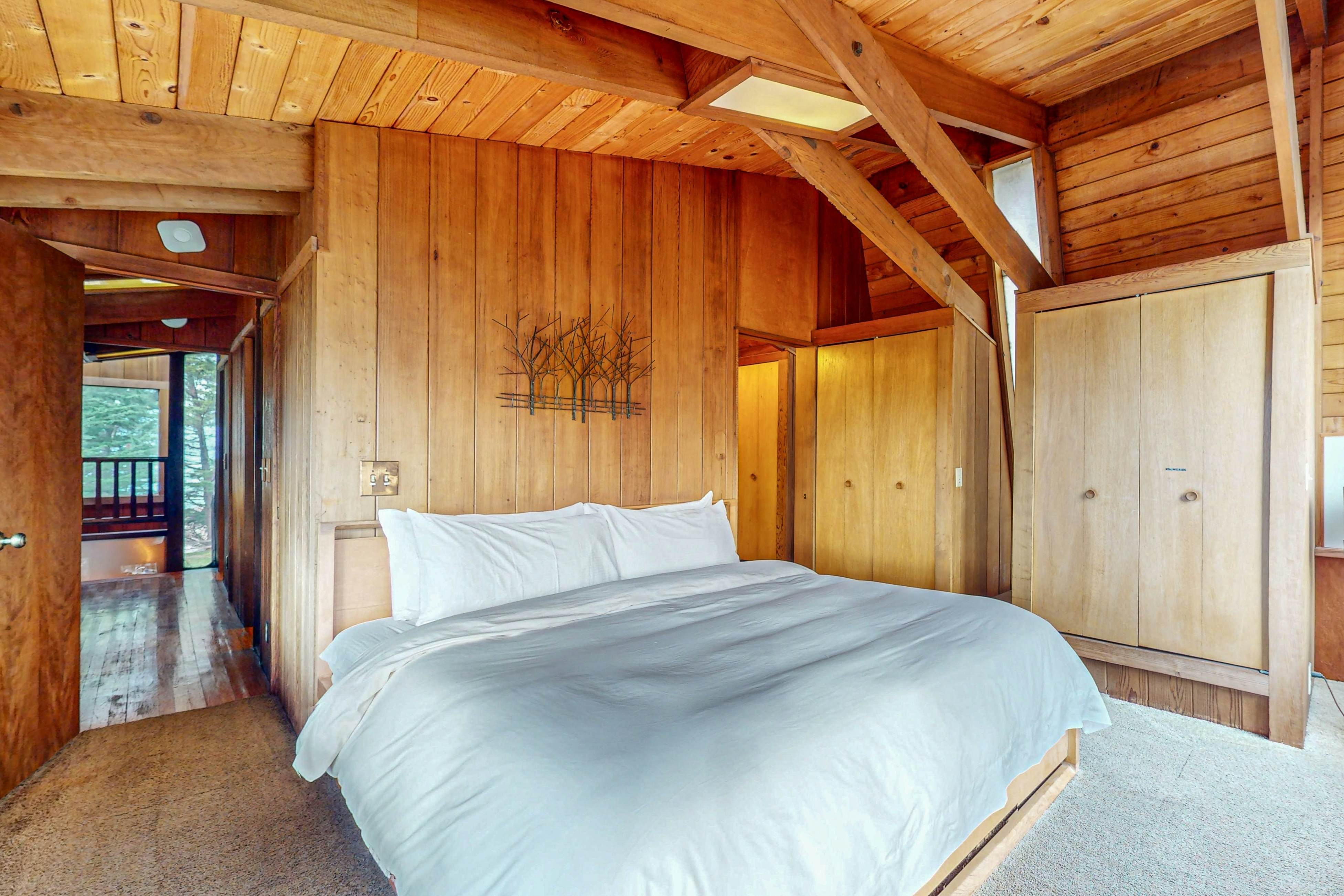 Oceanfront Elk House: Bluff View, Deck, Near beach