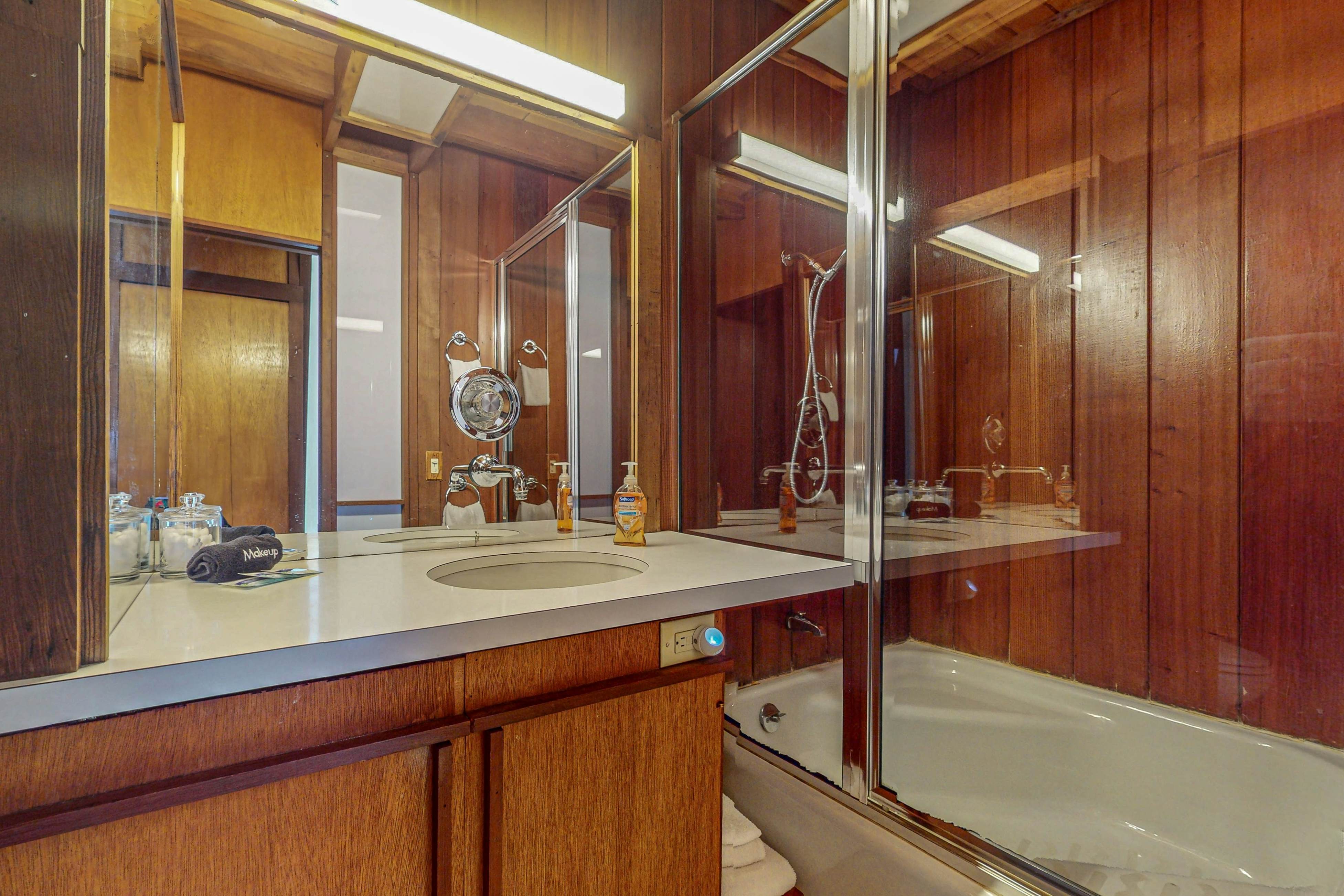 Oceanfront Elk House: Bluff View, Deck, Near beach