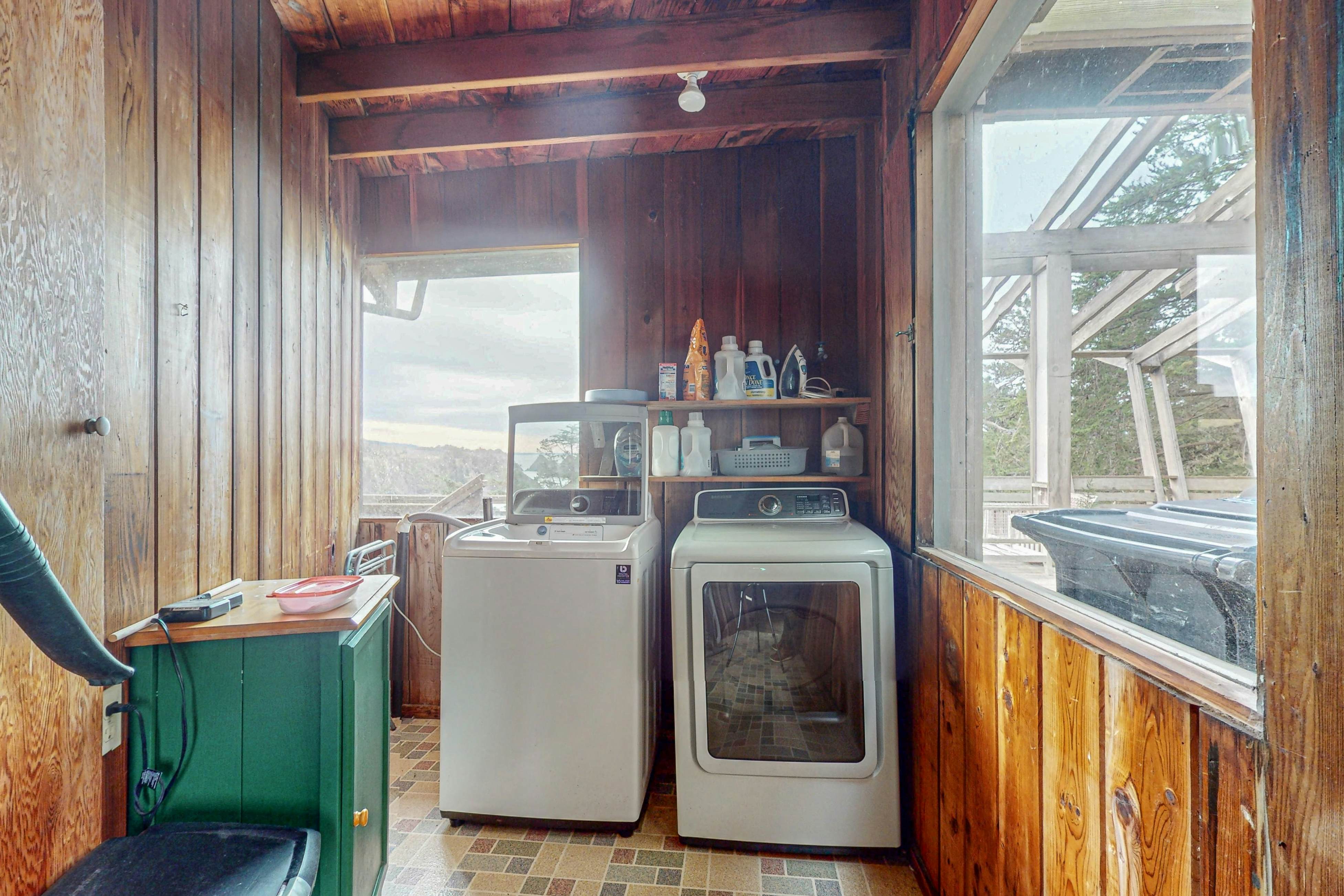 Oceanfront Elk House: Bluff View, Deck, Near beach