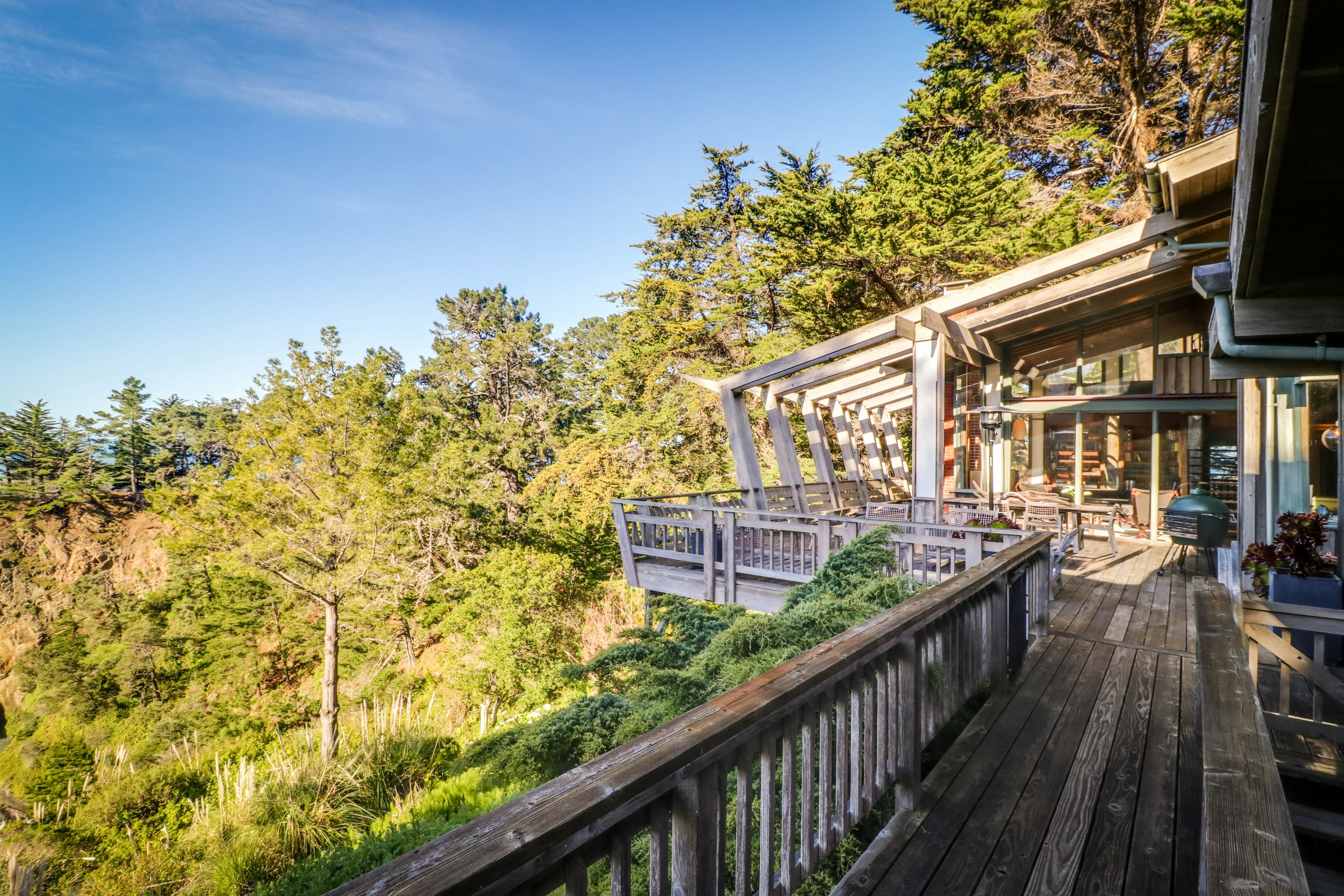 Oceanfront Elk House: Bluff View, Deck, Near beach