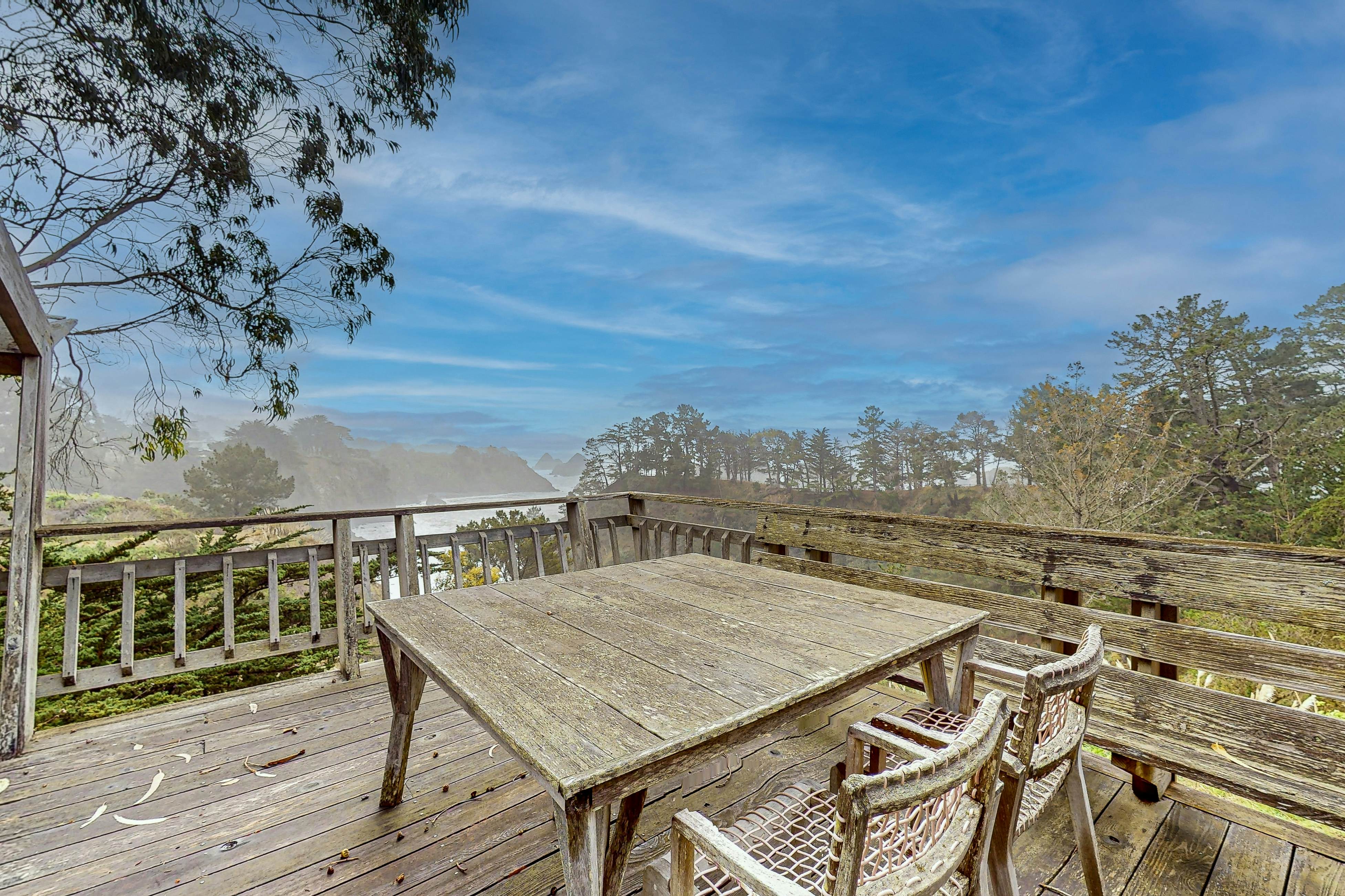 Oceanfront Elk House: Bluff View, Deck, Near beach
