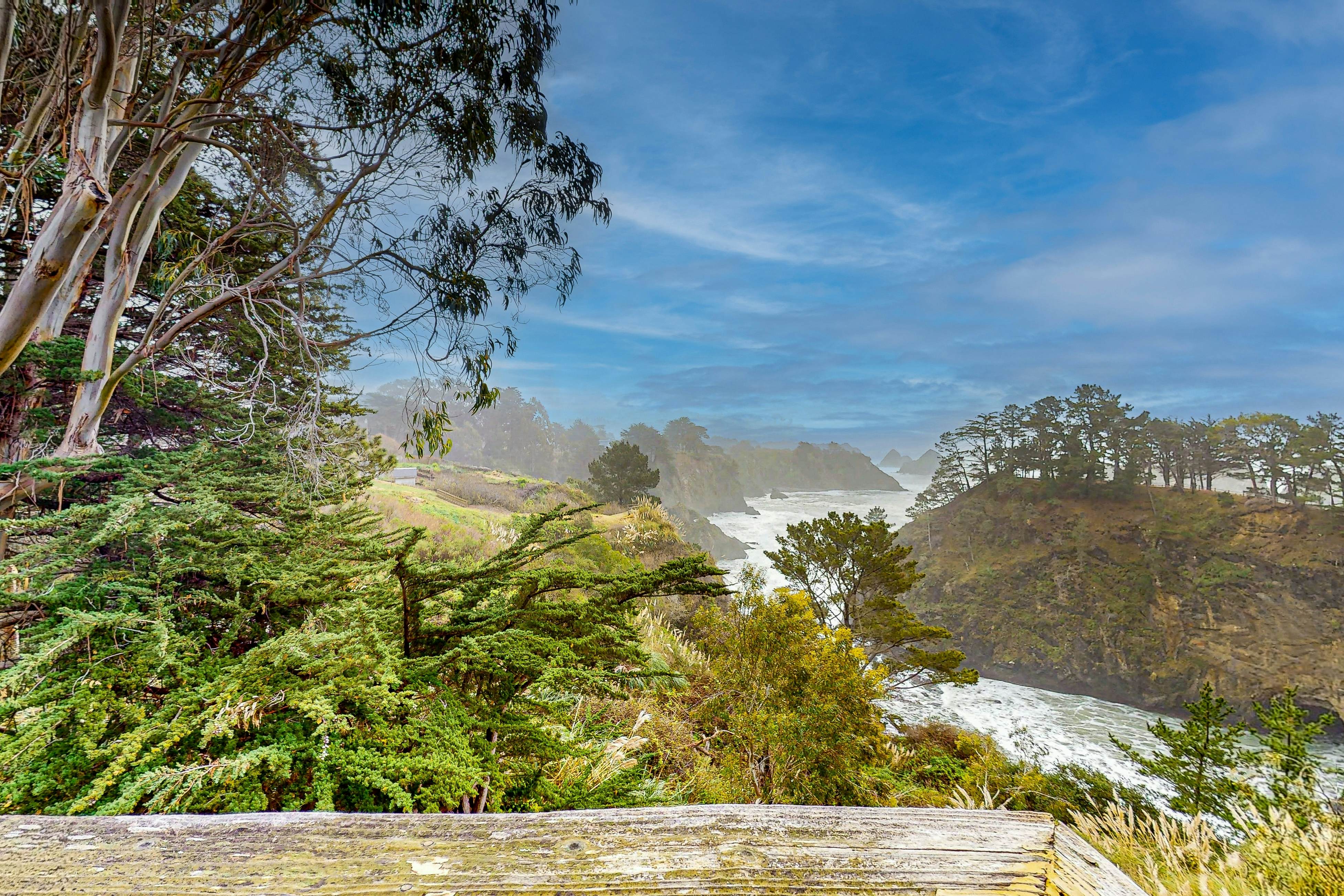 Oceanfront Elk House: Bluff View, Deck, Near beach