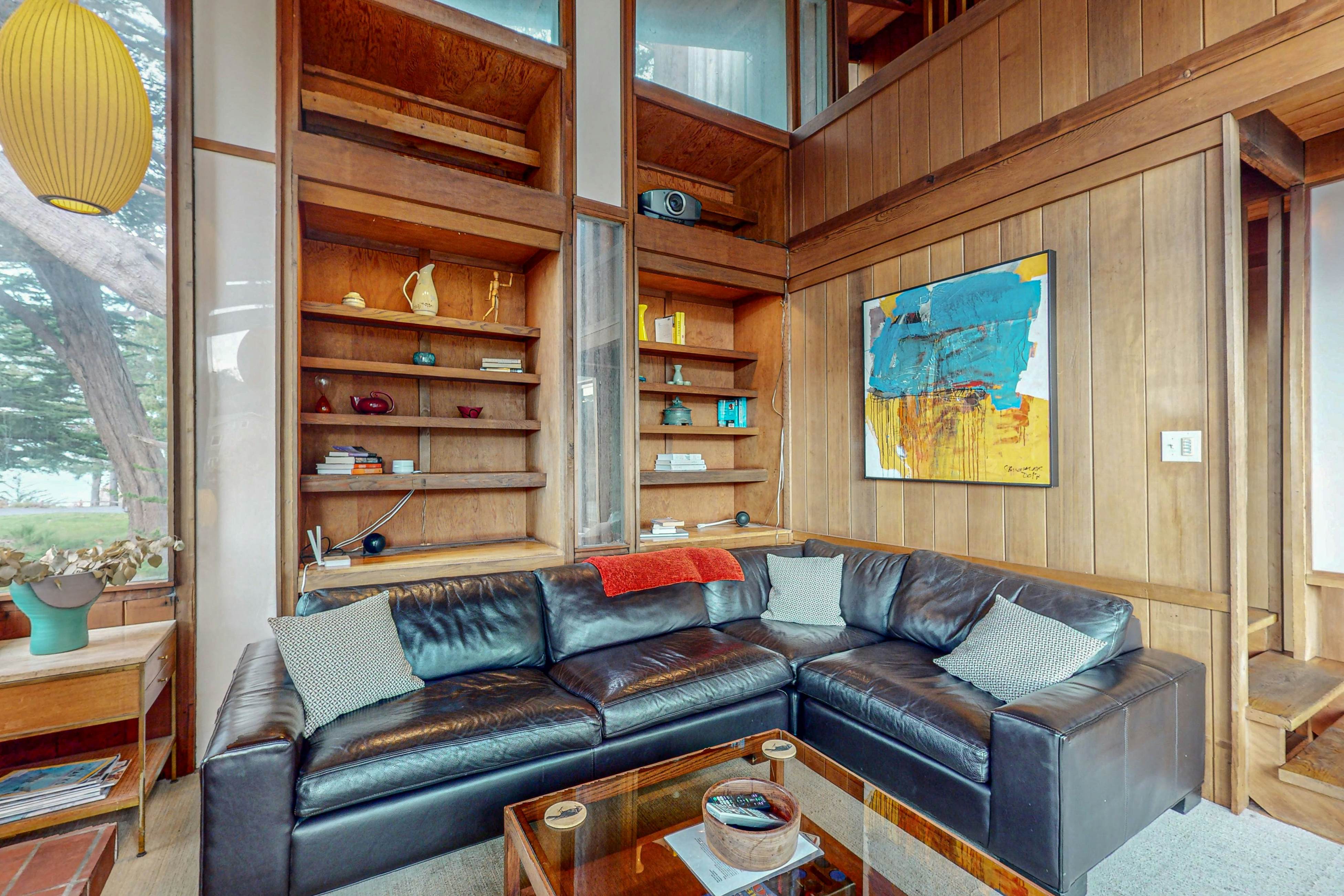 Stunning Elk House: Oceanfront, Deck & Views