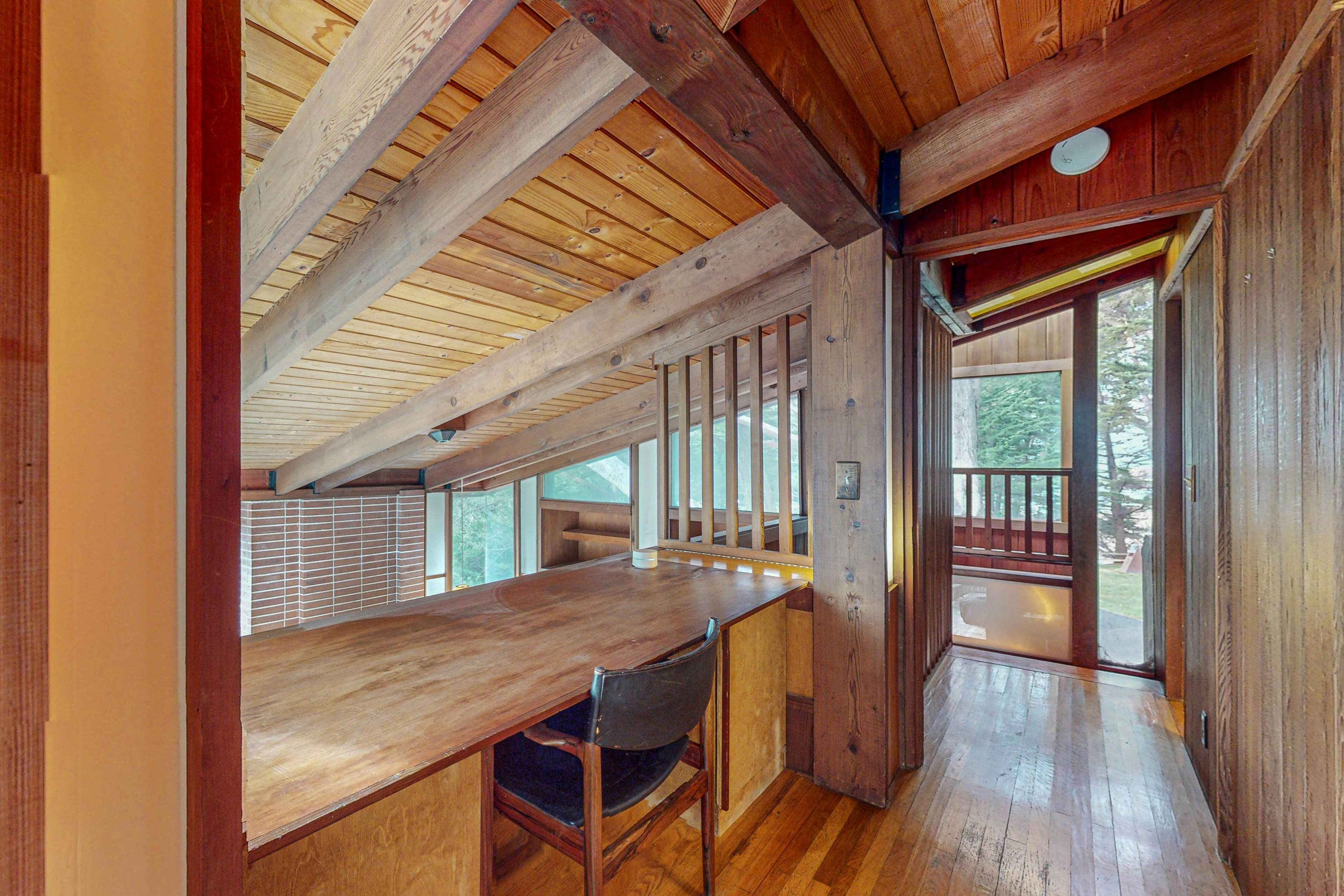 Stunning Elk House: Oceanfront, Deck & Views