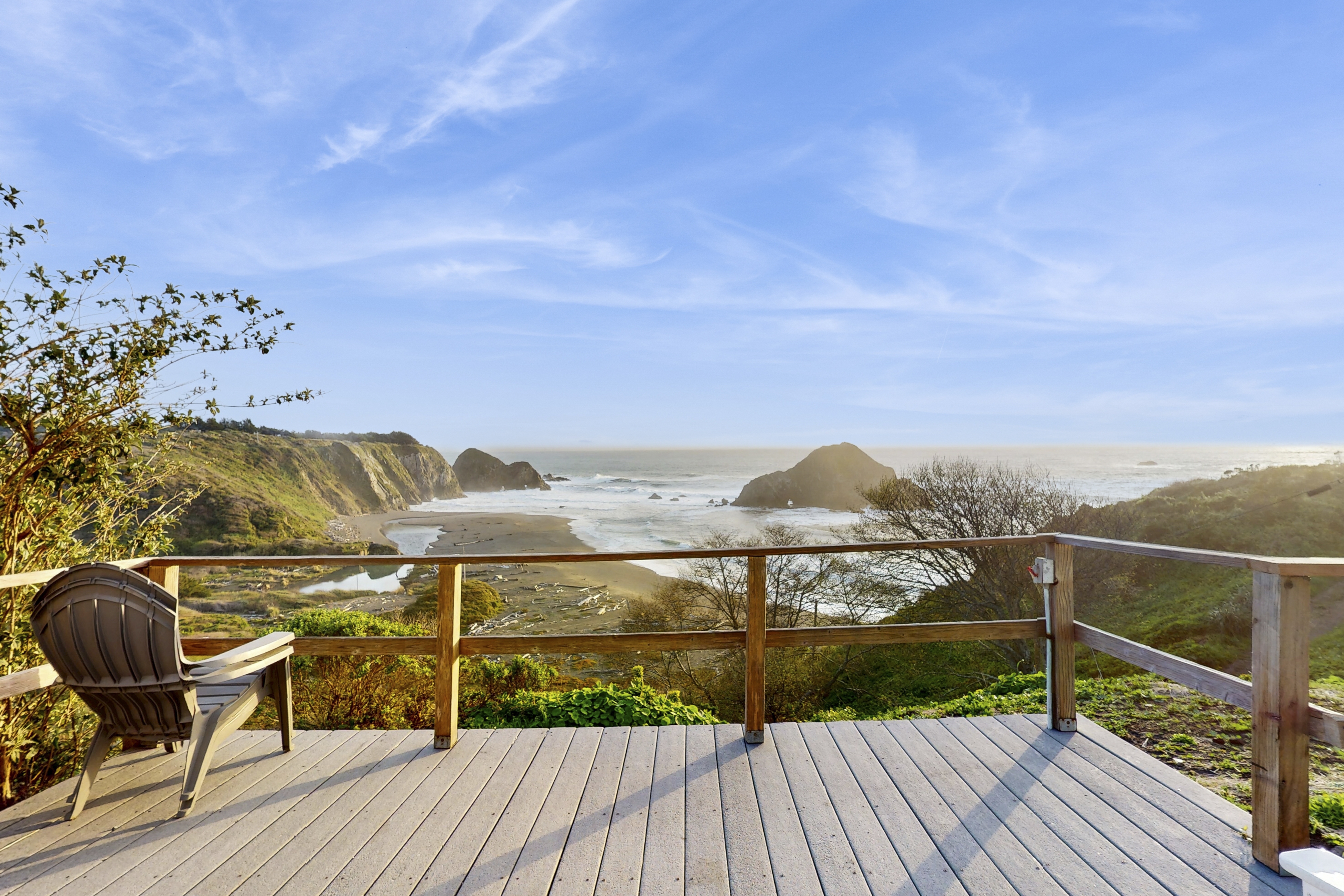 Oceanfront Elk Home Steps to Beach & Pet-Friendly