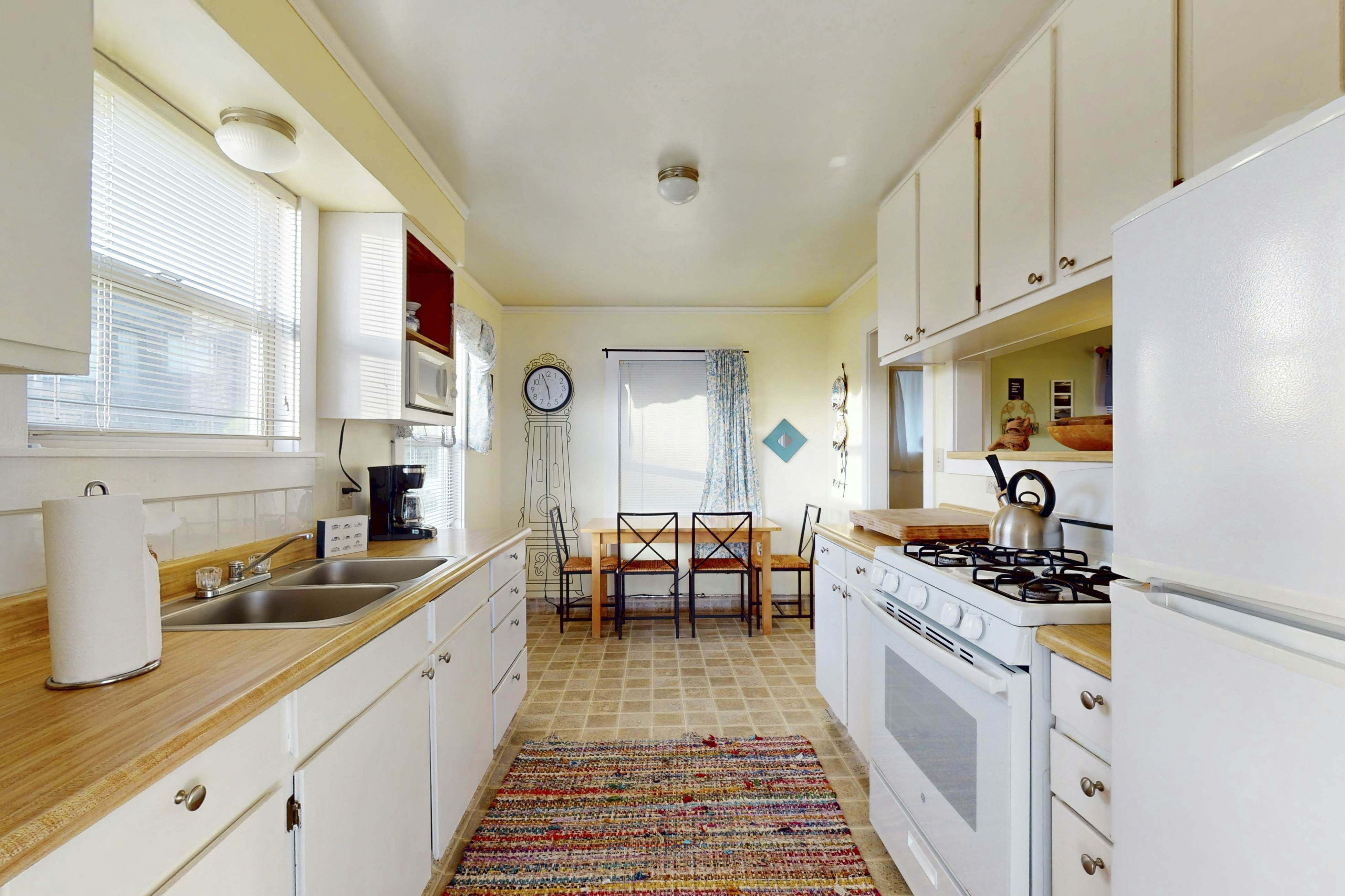 Waterfront Elk Home: Beach, Kitchen & Pet-Friendly