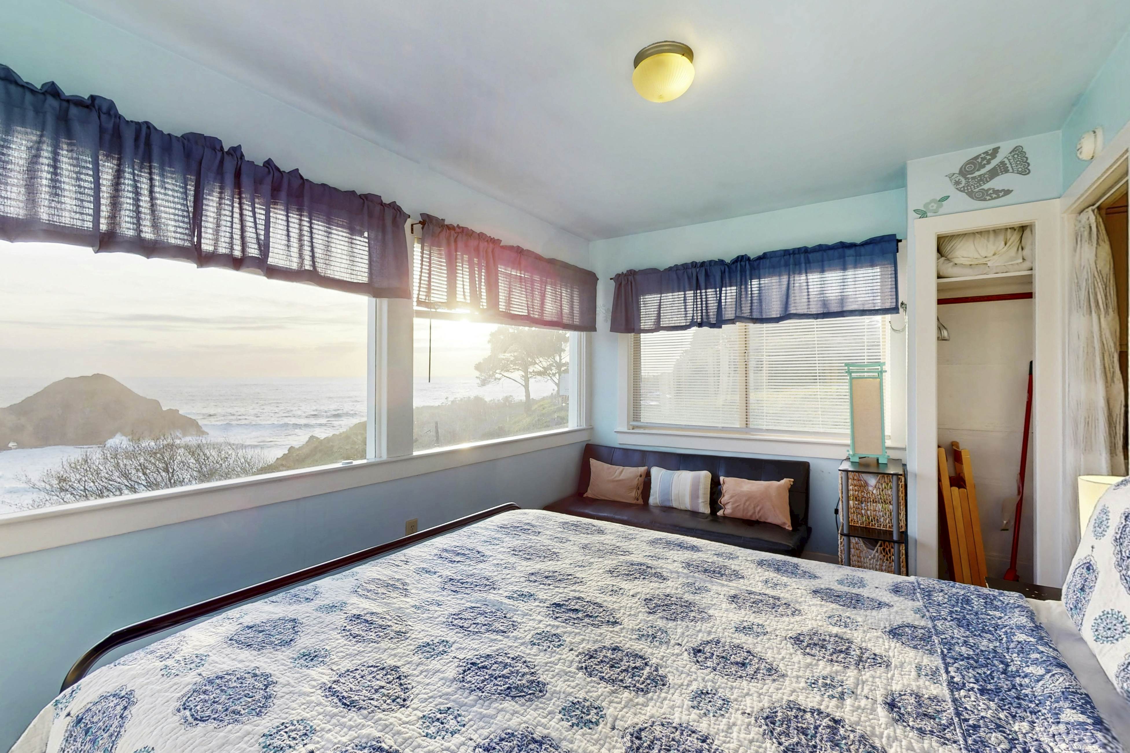 Waterfront Elk Home: Beach, Kitchen & Pet-Friendly