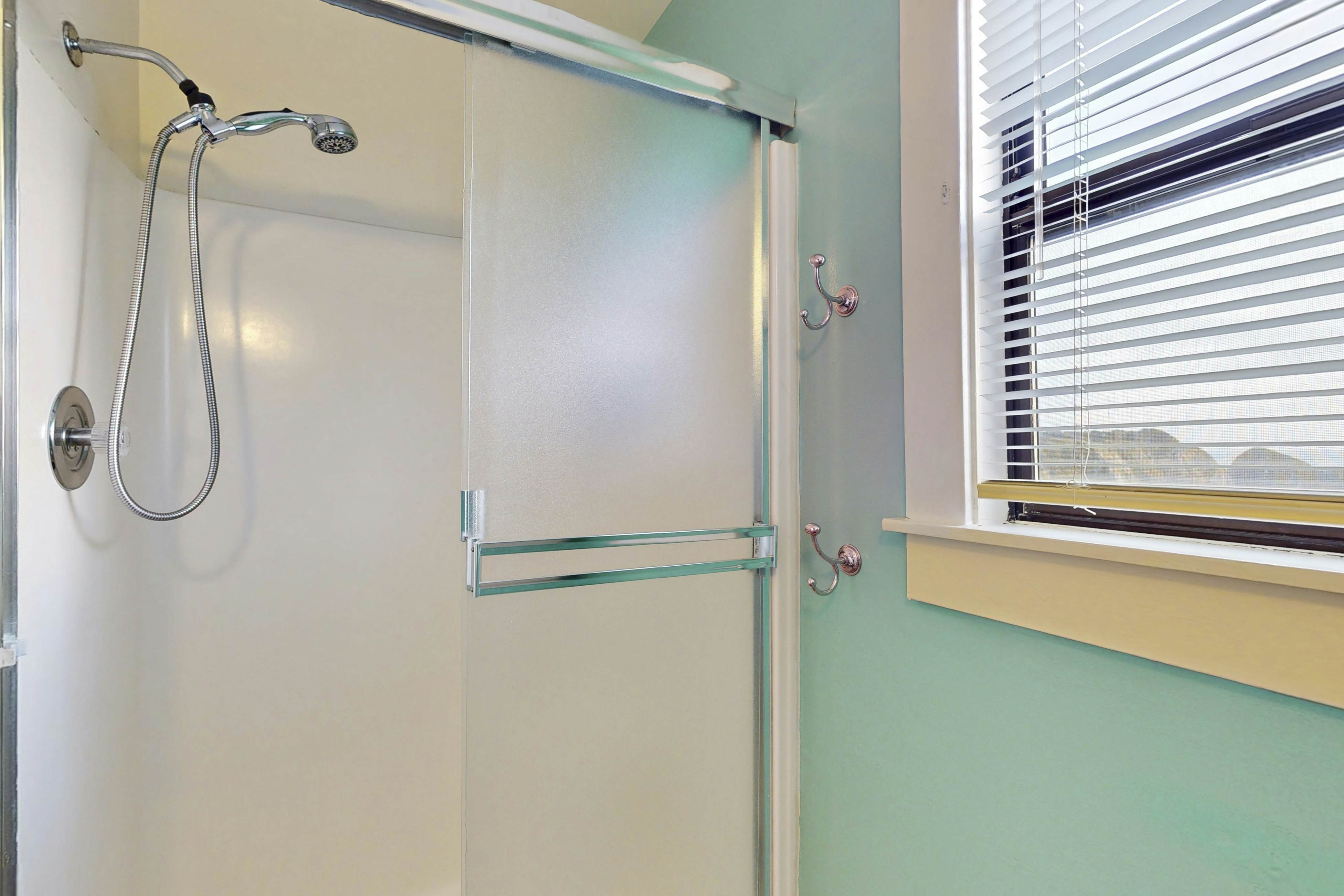 Waterfront Elk Home: Beach, Kitchen & Pet-Friendly